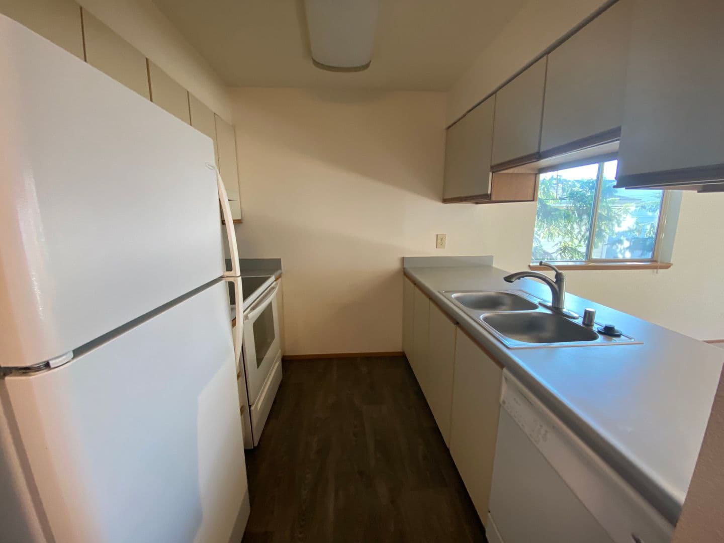 Seattle Apartment: 812 NE 42nd Street