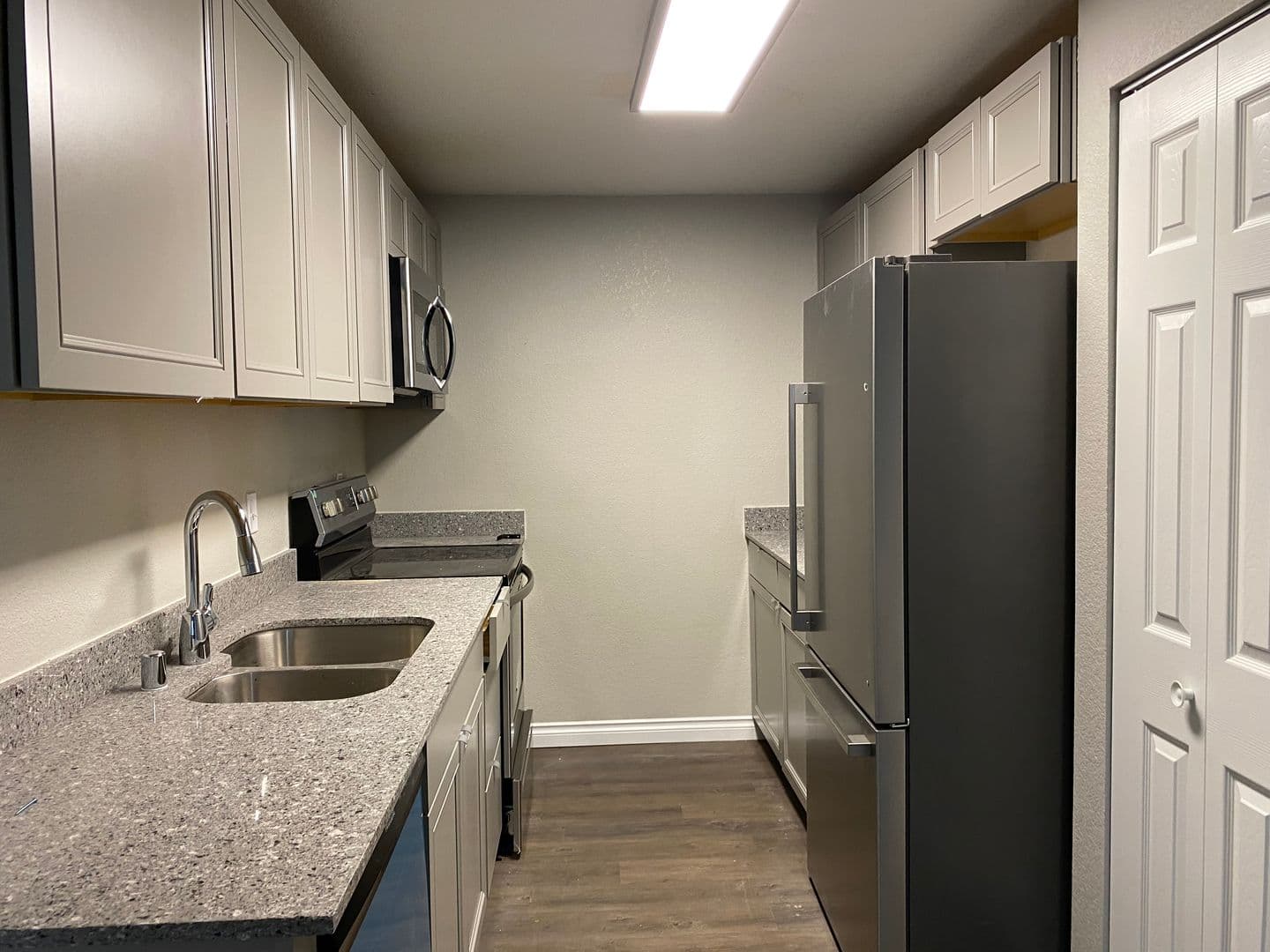 Seattle Apartment: 4327 8th Avenue NE