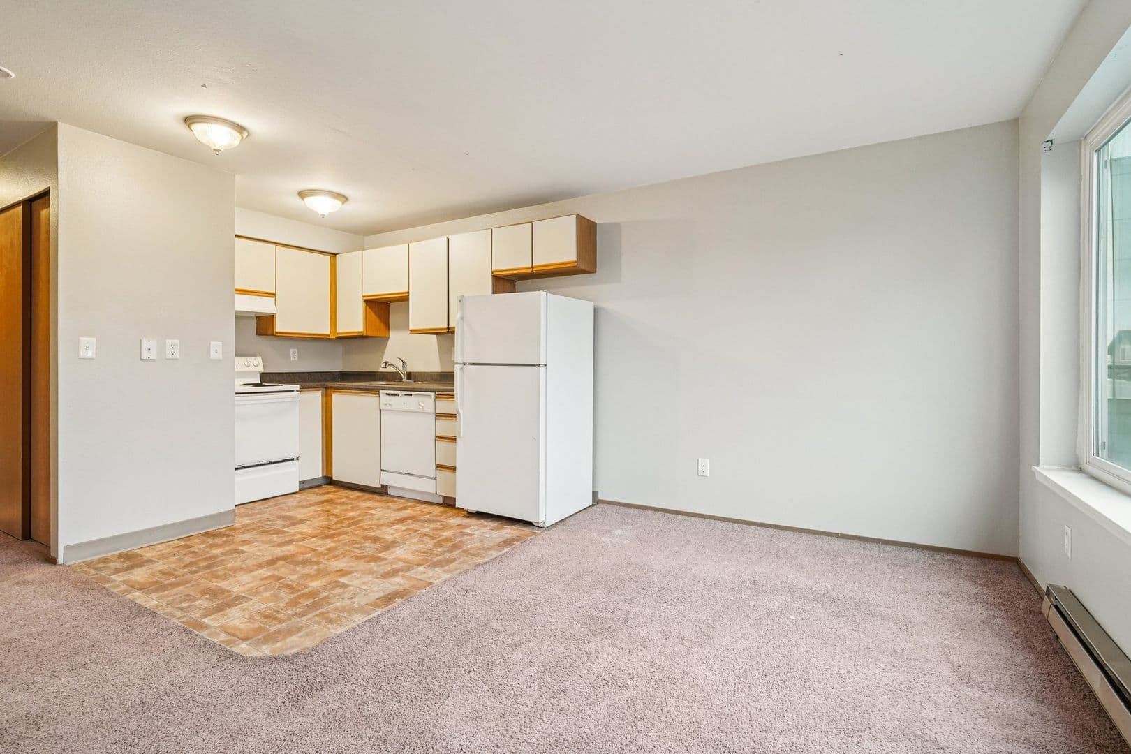 Seattle Apartment: 5021 Brooklyn Avenue NE