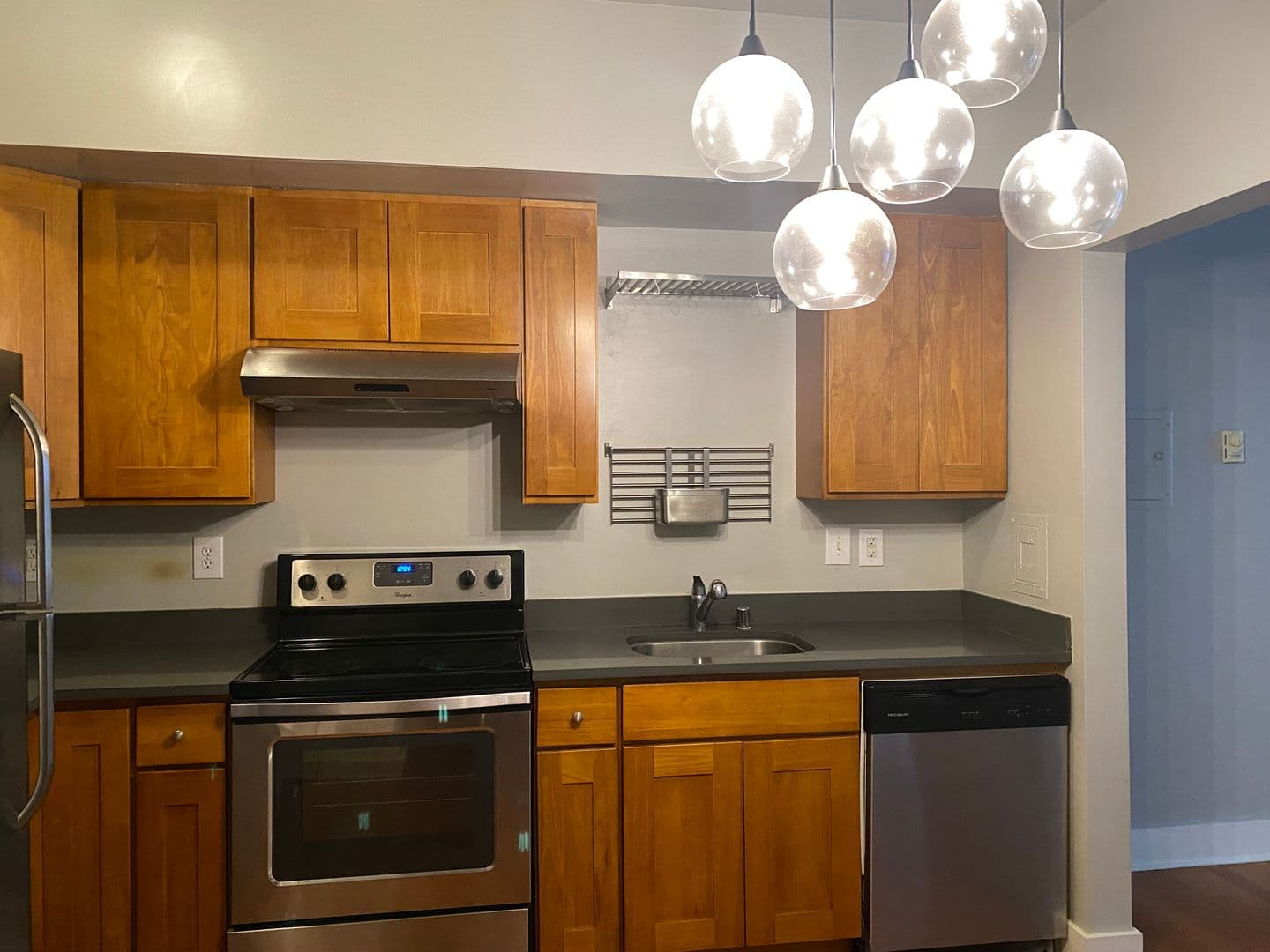 Seattle Apartment: 3301 Beacon Avenue South