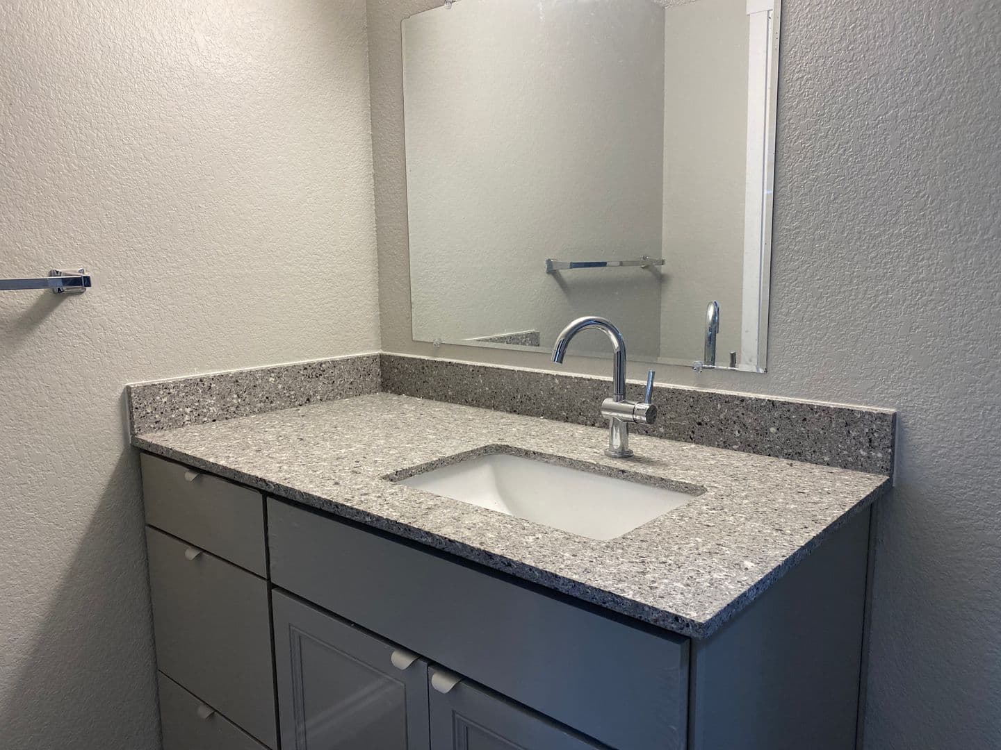 Seattle Apartment: 4327 8th Avenue NE