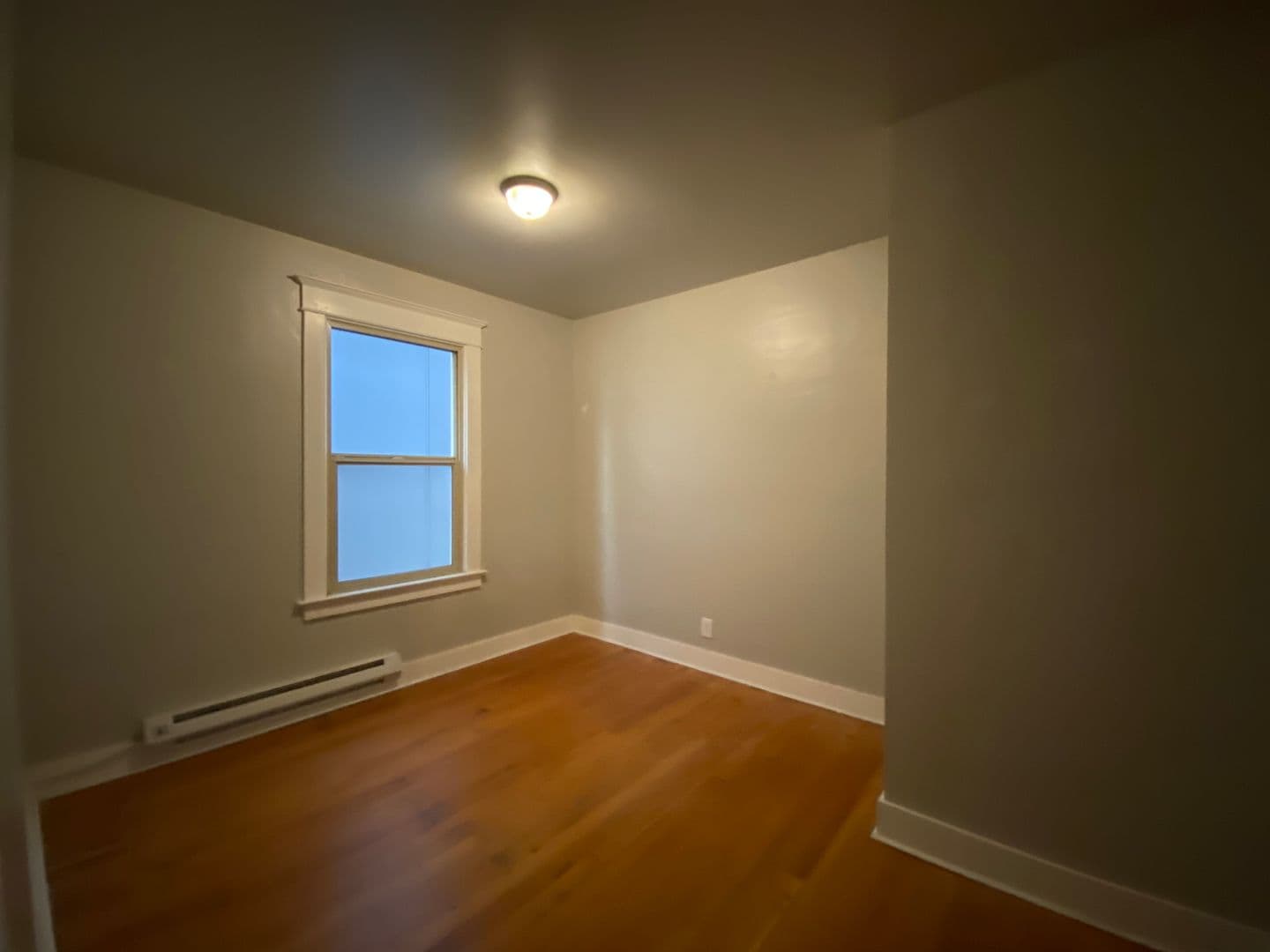 Seattle Apartment: 3301 Beacon Avenue South