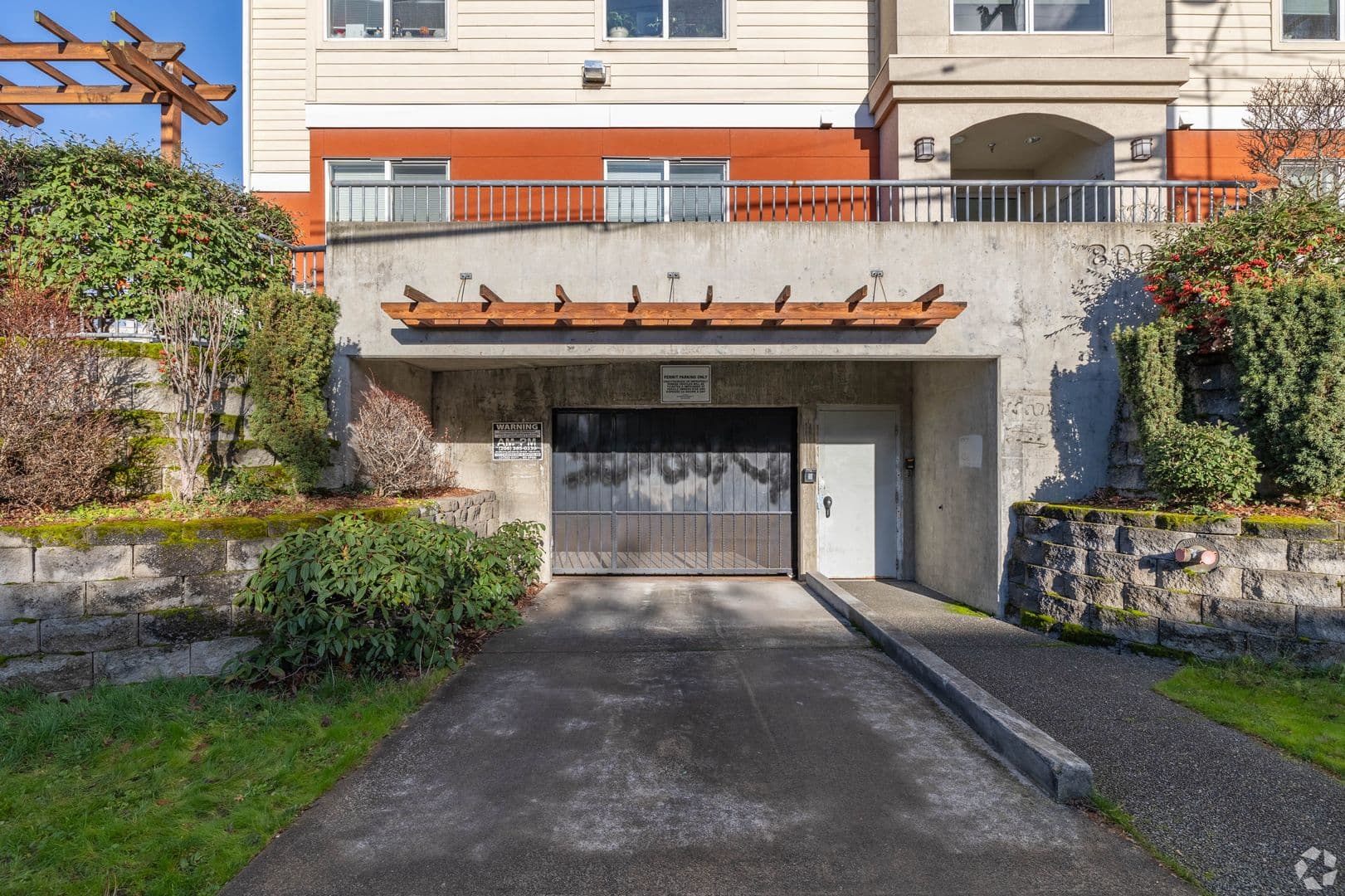 Seattle Apartment: 800 NE 42nd Street