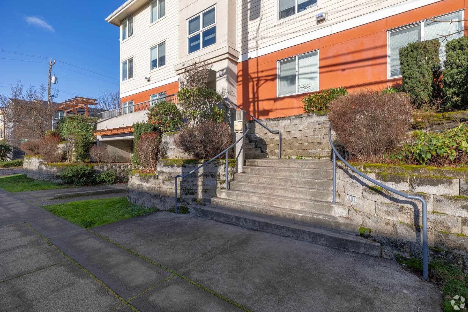 Seattle Apartment: 800 NE 42nd Street