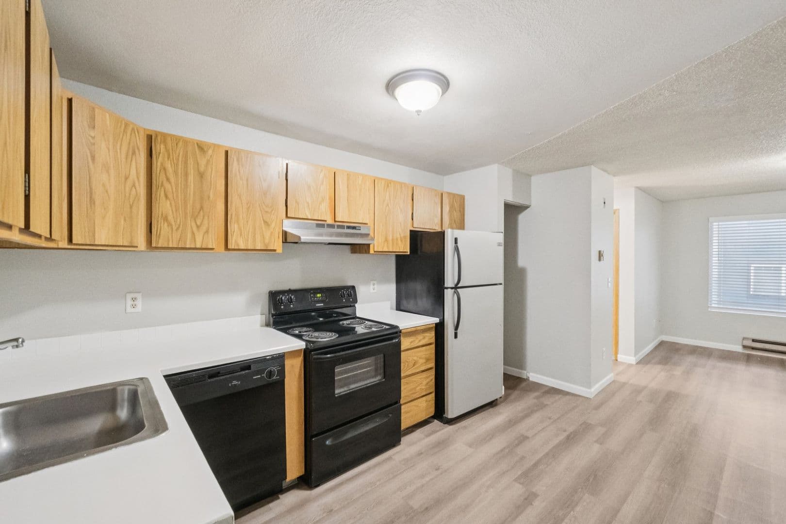 Seattle Apartment: 4327 8th Avenue NE