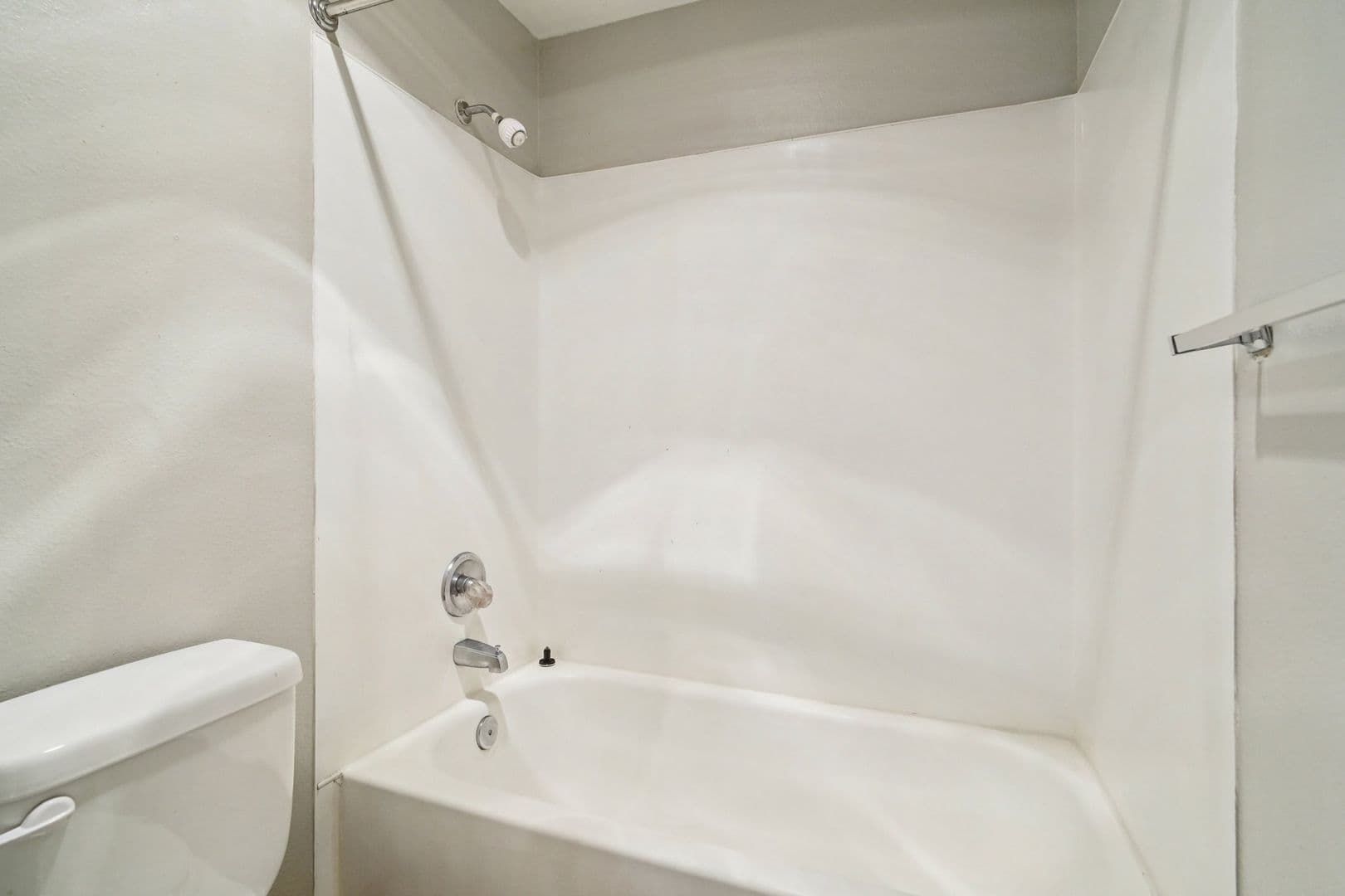 Seattle Apartment: 5021 Brooklyn Avenue NE