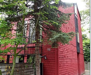 Seattle Apartment: 700 NE 42nd Street