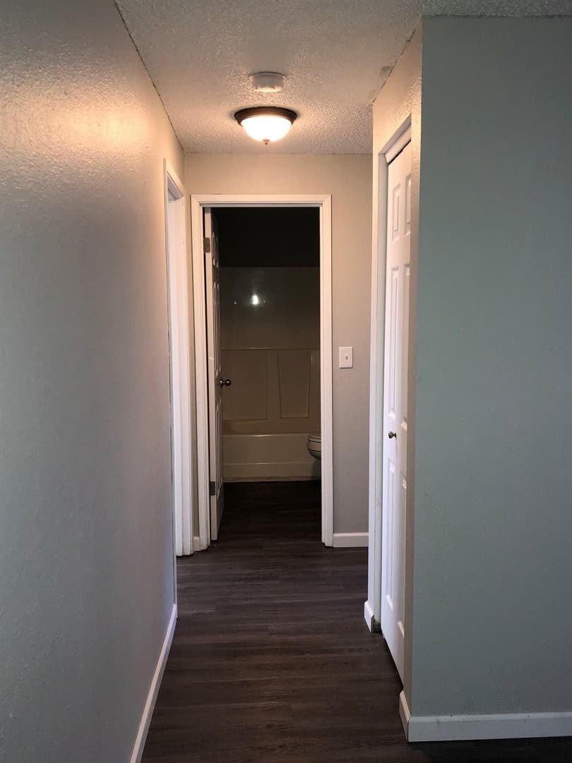 Buckley Apartment: 490 South River Avenue
