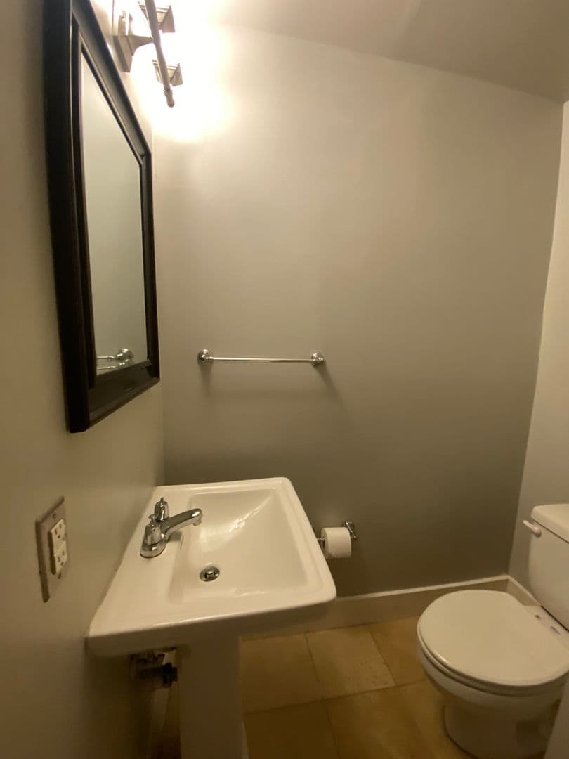 Seattle Apartment: 3301 Beacon Avenue South