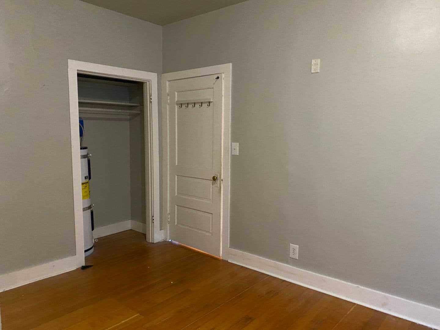 Seattle Apartment: 3301 Beacon Avenue South