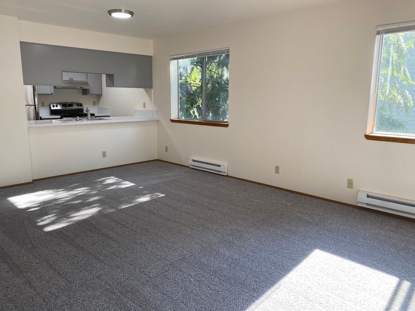 Seattle Apartment: 812 NE 42nd Street