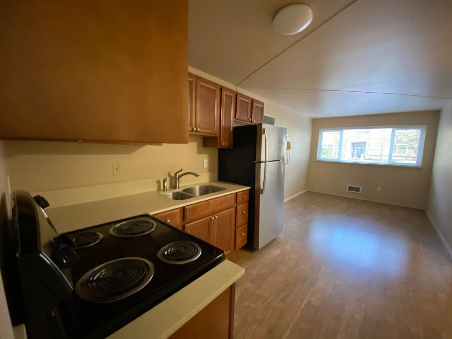 Seattle Apartment: 1519 NE 50th Street