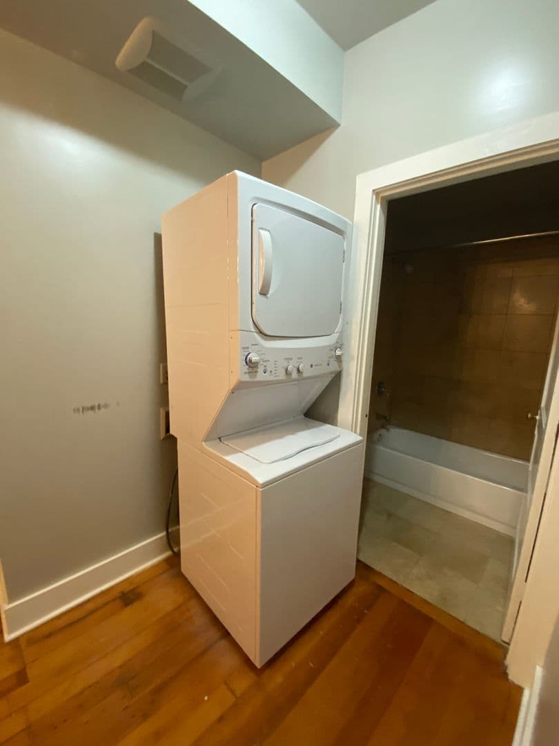 Seattle Apartment: 3301 Beacon Avenue South