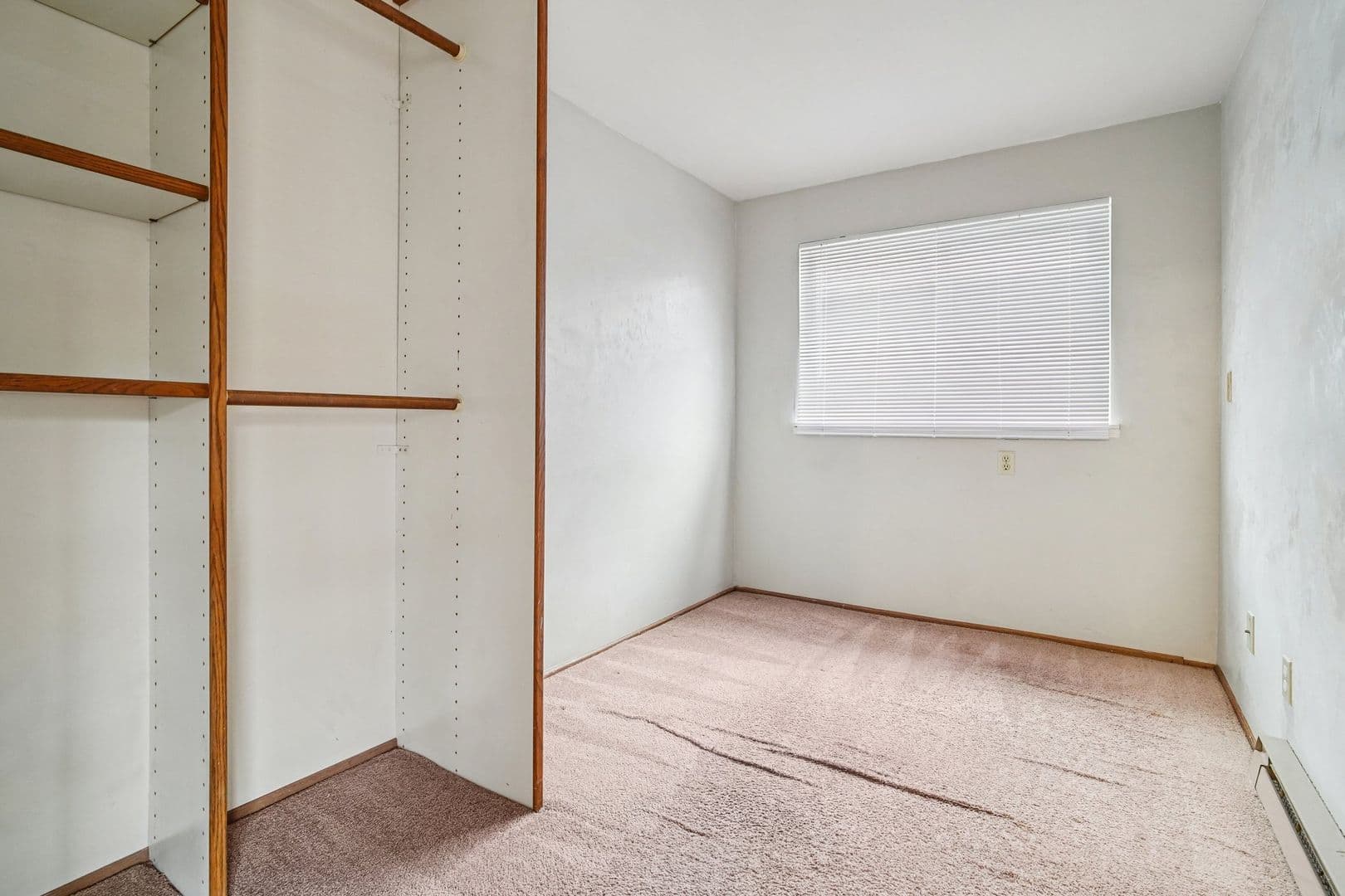 Seattle Apartment: 5021 Brooklyn Avenue NE