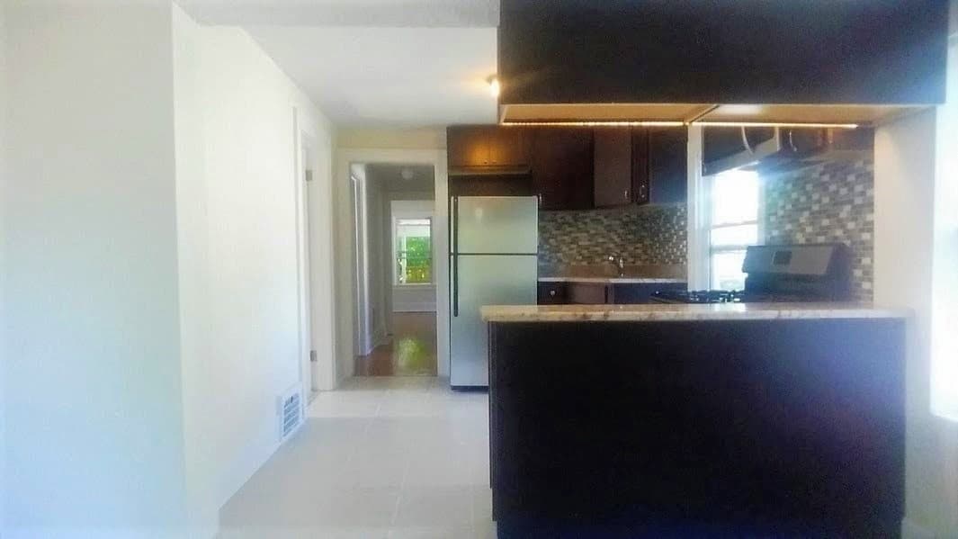 Barrington Apartment: 208 E Russel st, a/k/a 417 S Cook St. Barrington IL 60047