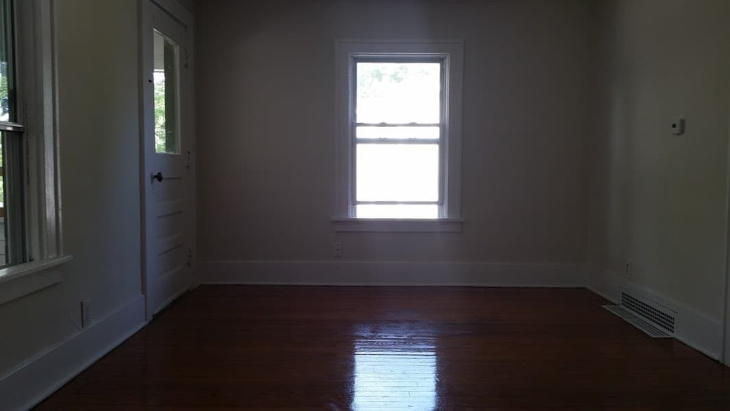 Barrington Apartment: 208 E Russel st, a/k/a 417 S Cook St. Barrington IL 60047