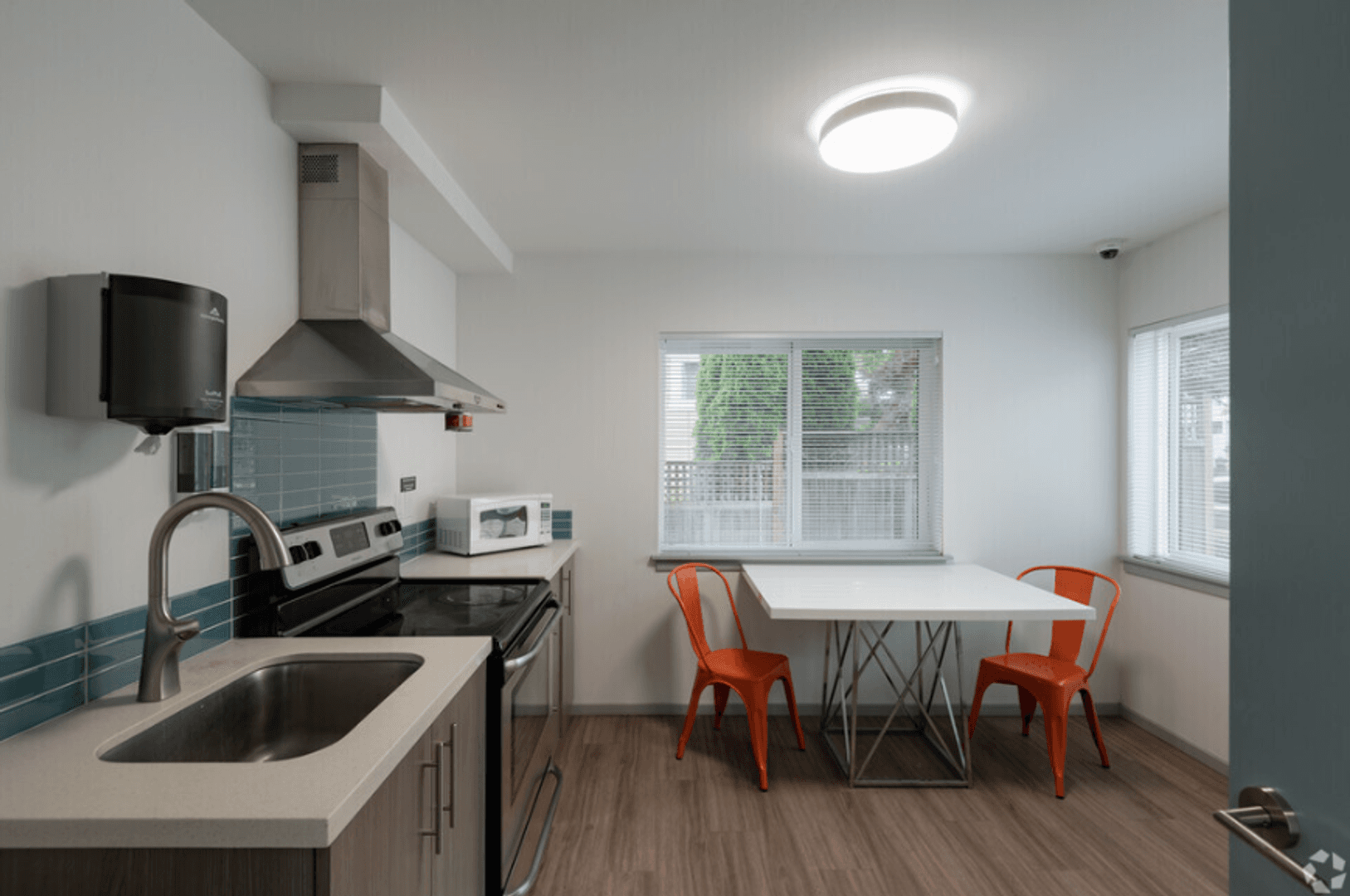 Seattle Apartment: 4122 36th Ave SW