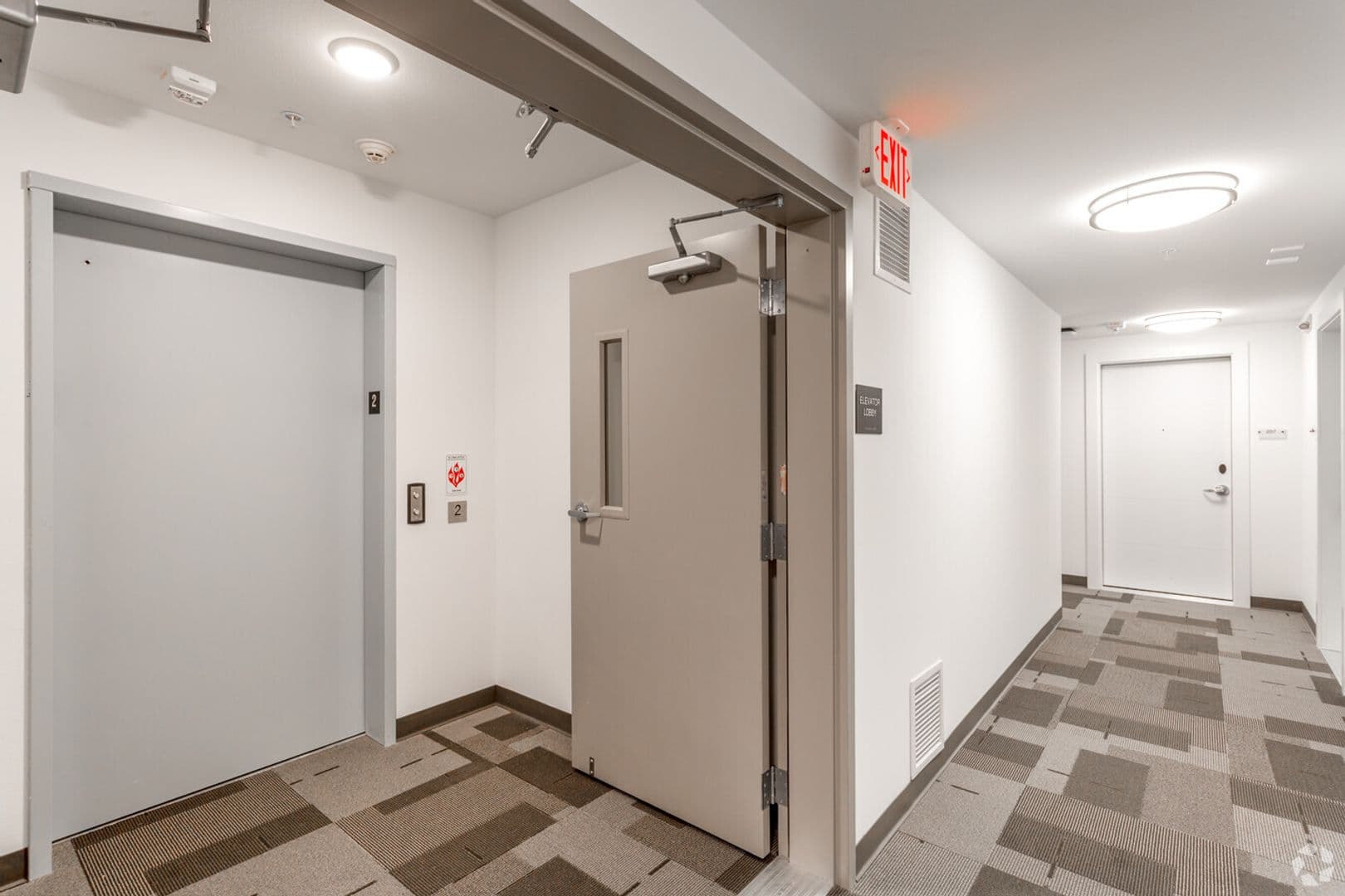 Seattle Apartment: 4710 20th Ave NE