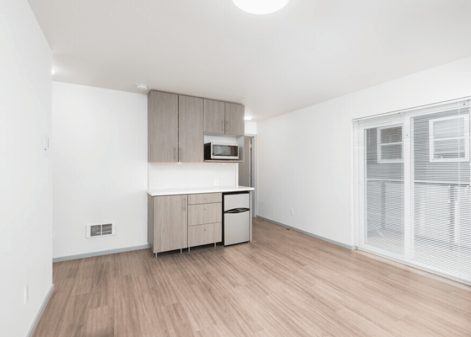 Seattle Apartment: 4122 36th Ave SW