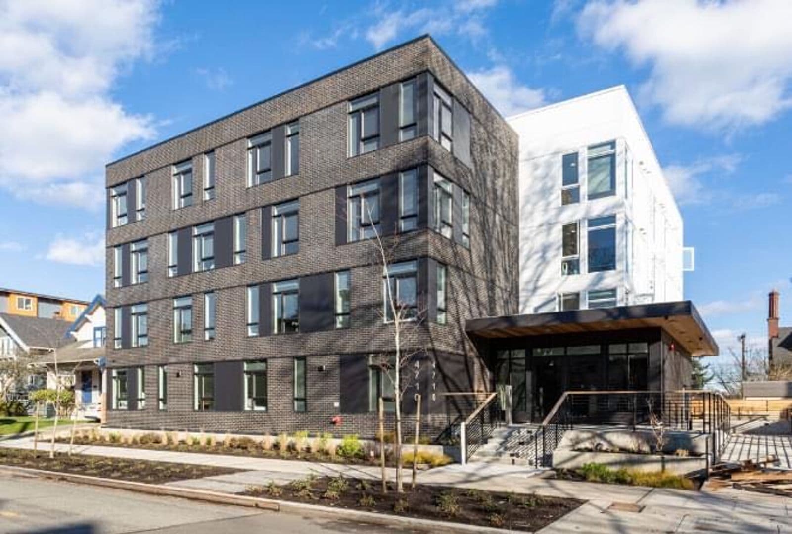 Seattle Apartment: 4710 20th Ave NE