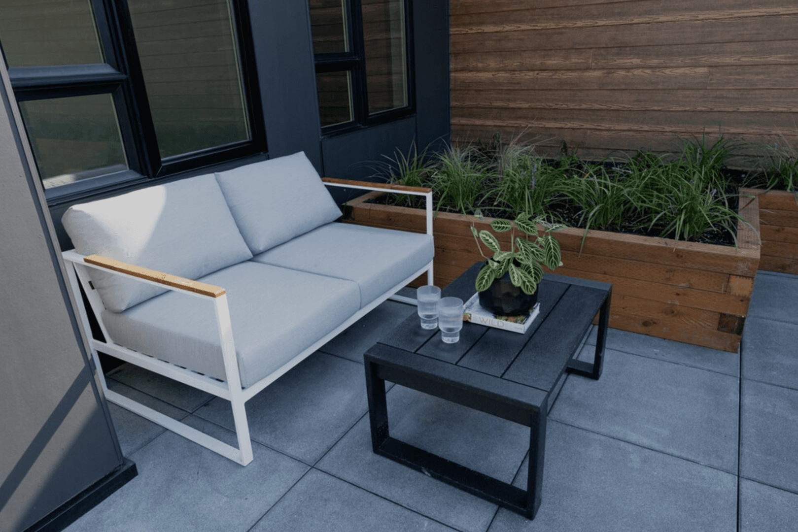 Seattle Apartment: 4730 19th Ave NE