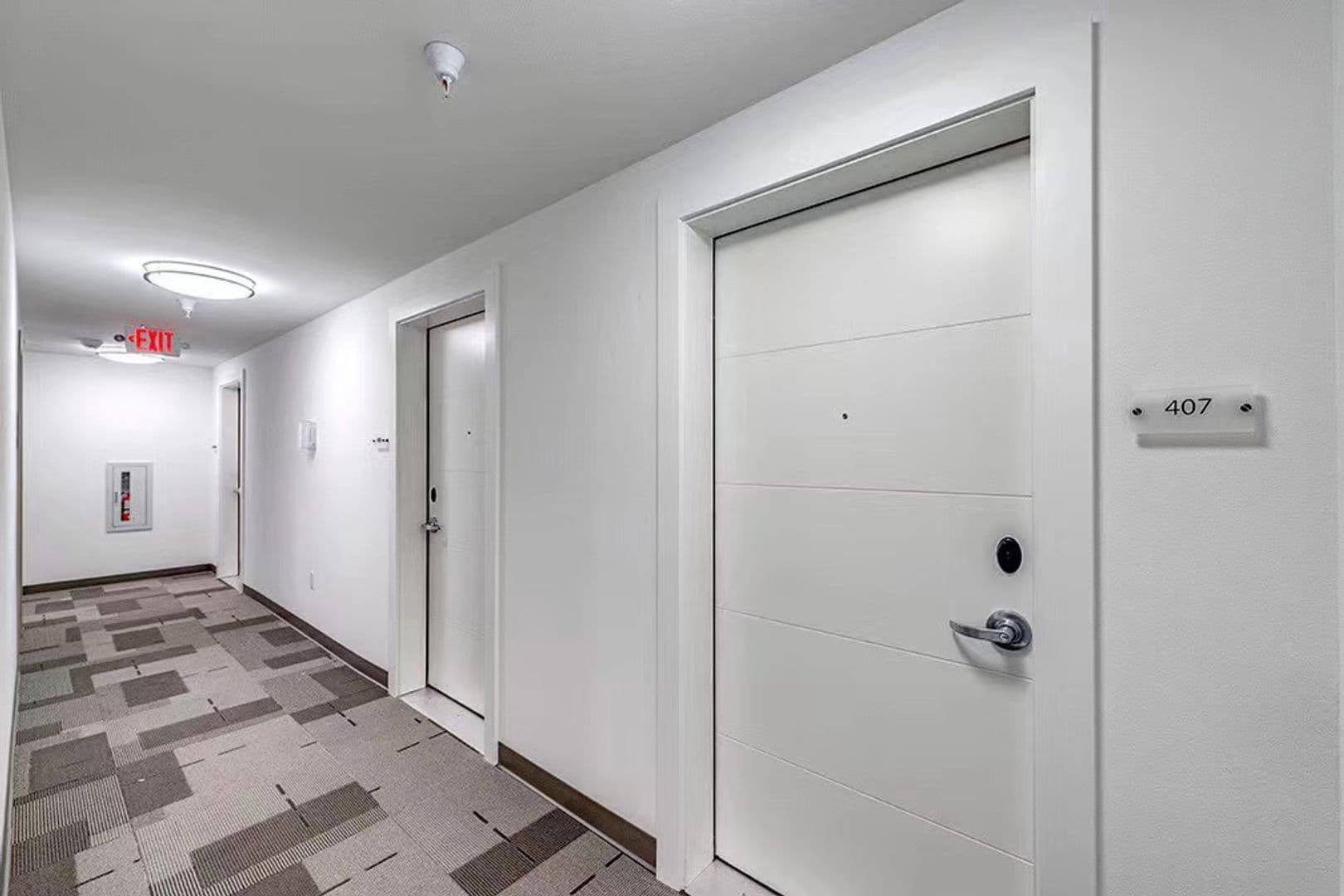 Seattle Apartment: 4710 20th Ave NE