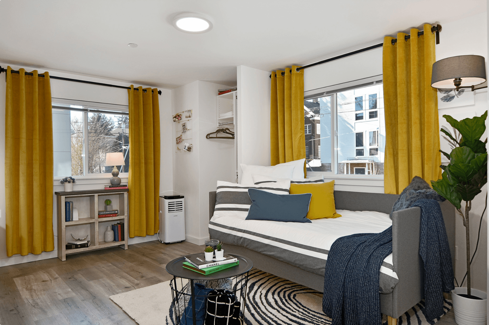 Seattle Apartment: 4536 20th Ave NE