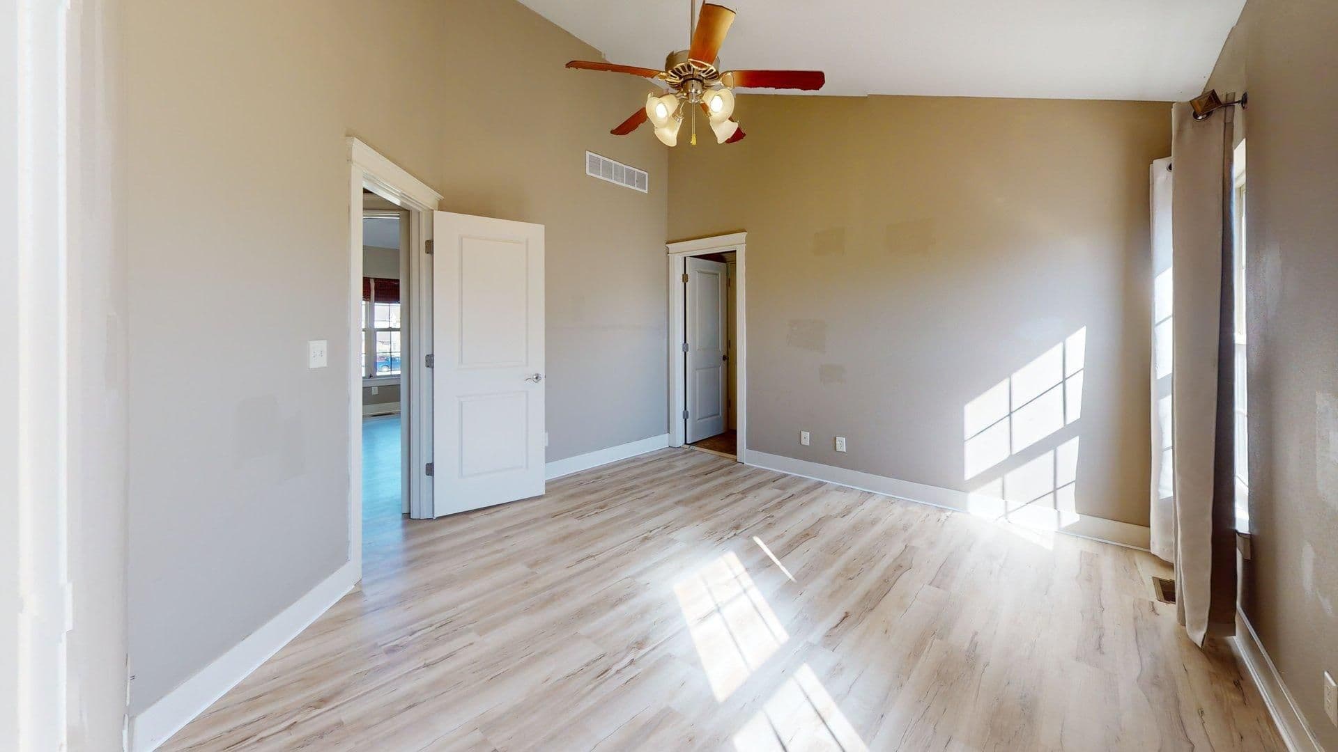 Grimes Townhome: 3600 SE Glenstone Dr