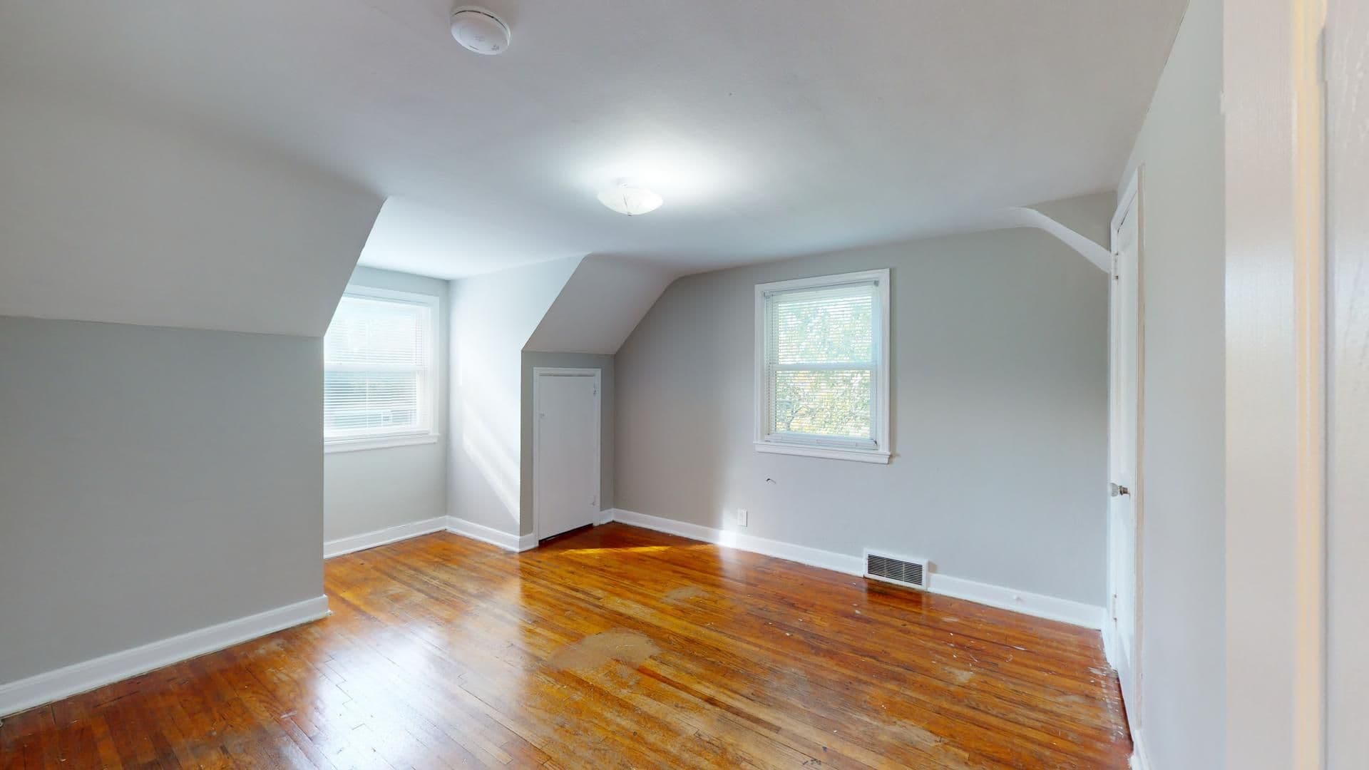Ames House: 3121 Lincoln Way
