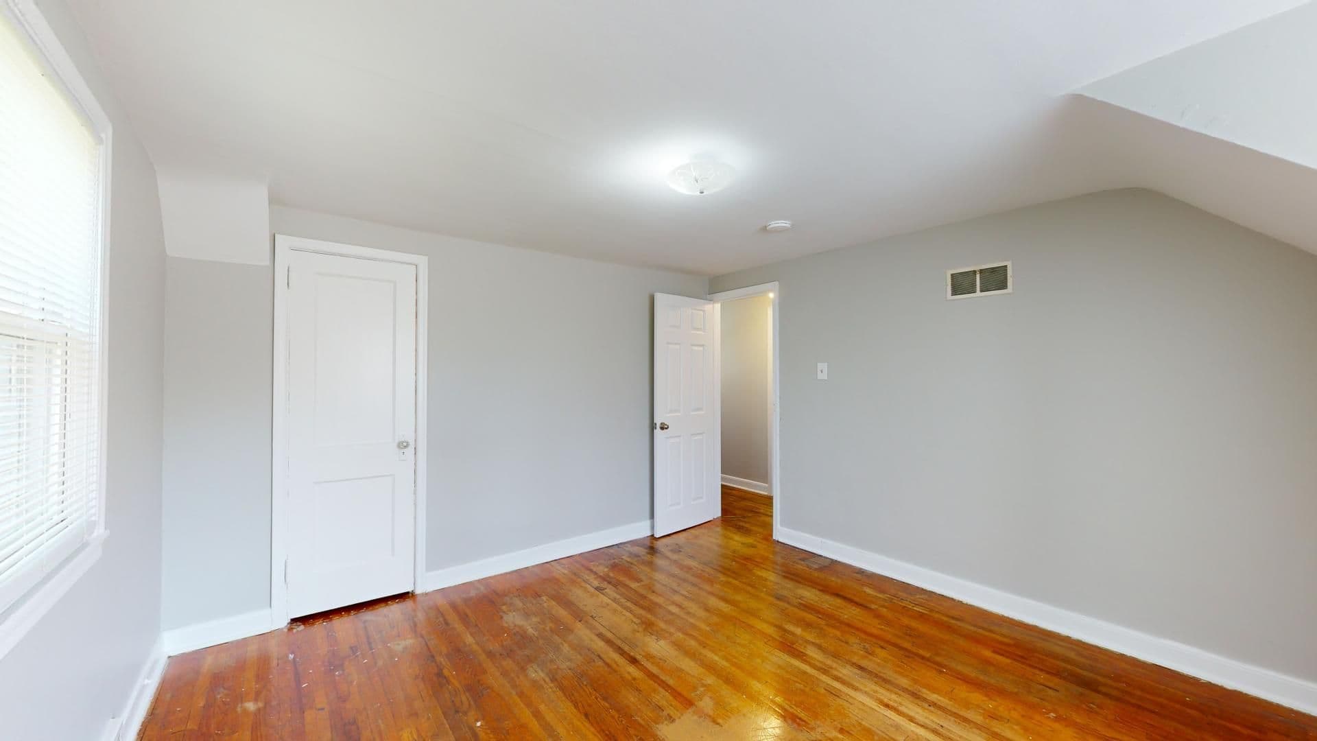 Ames House: 3121 Lincoln Way