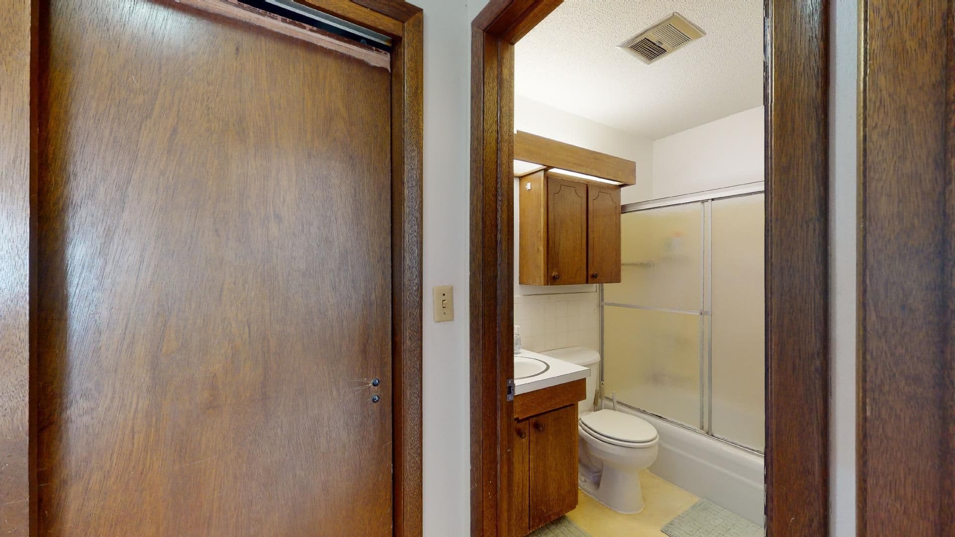 Ames Apartment: 216 Campus Avenue