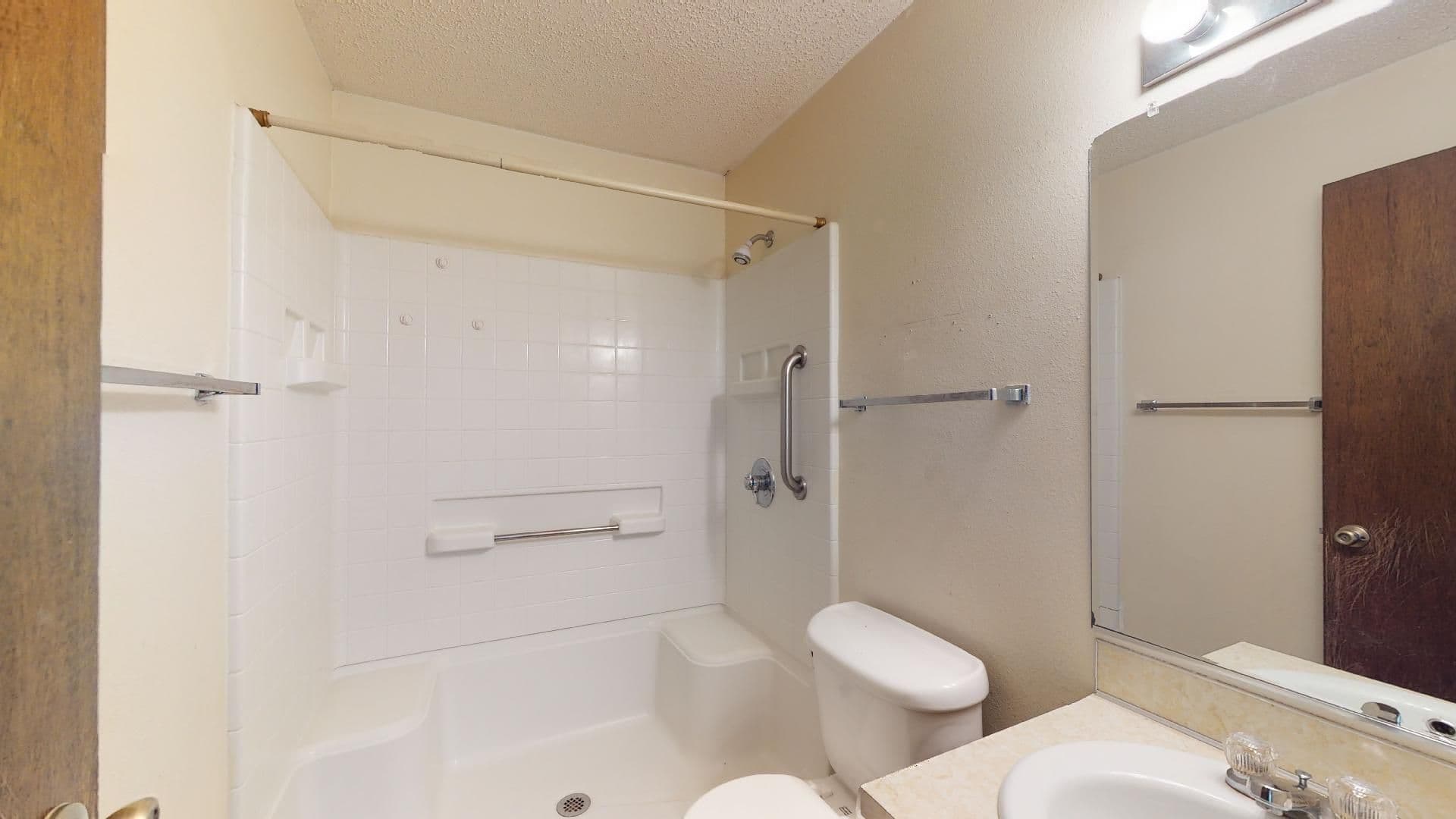 Ames Apartment: 1314 North Dakota Avenue