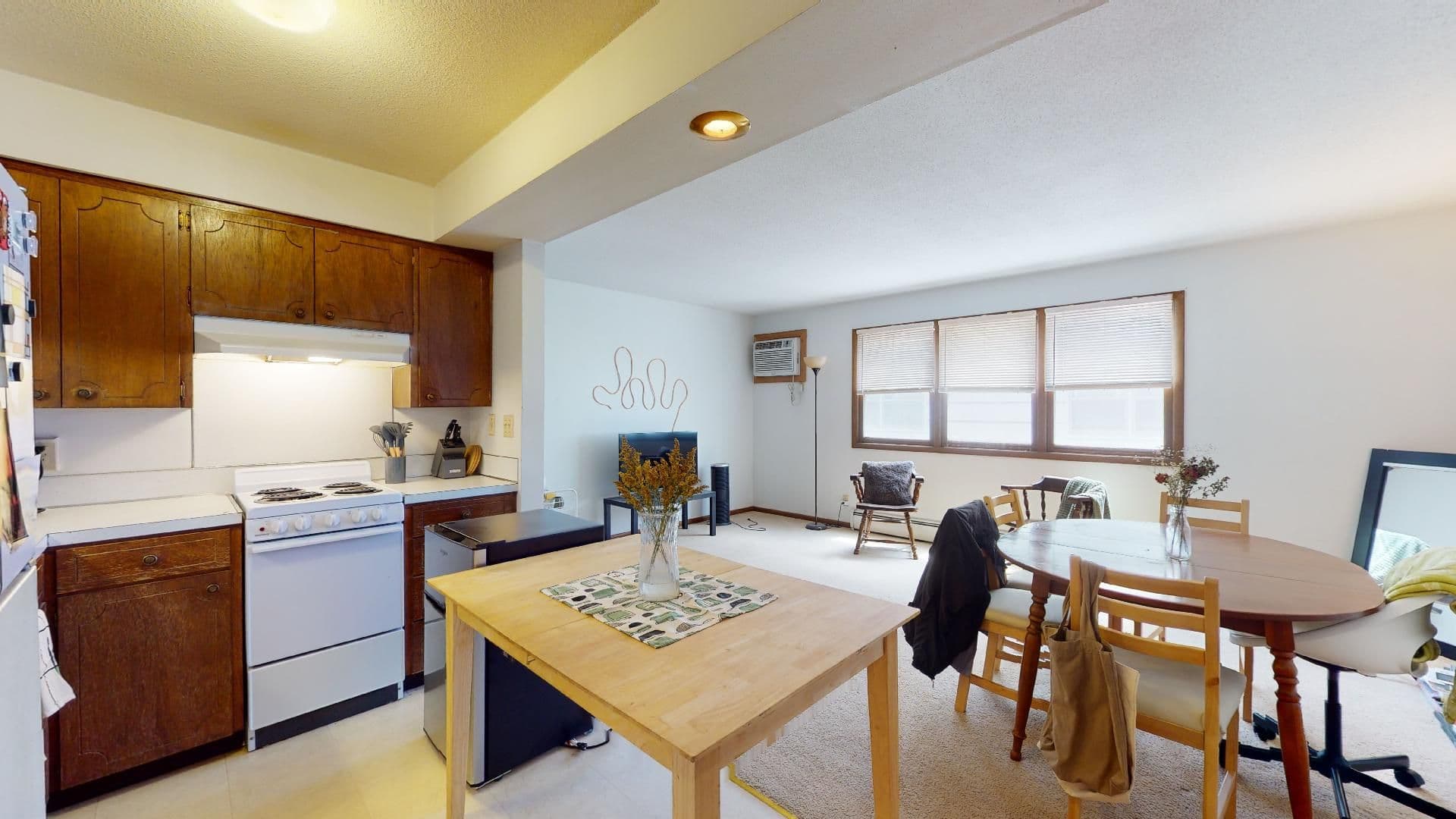 Ames Apartment: 216 Campus Avenue