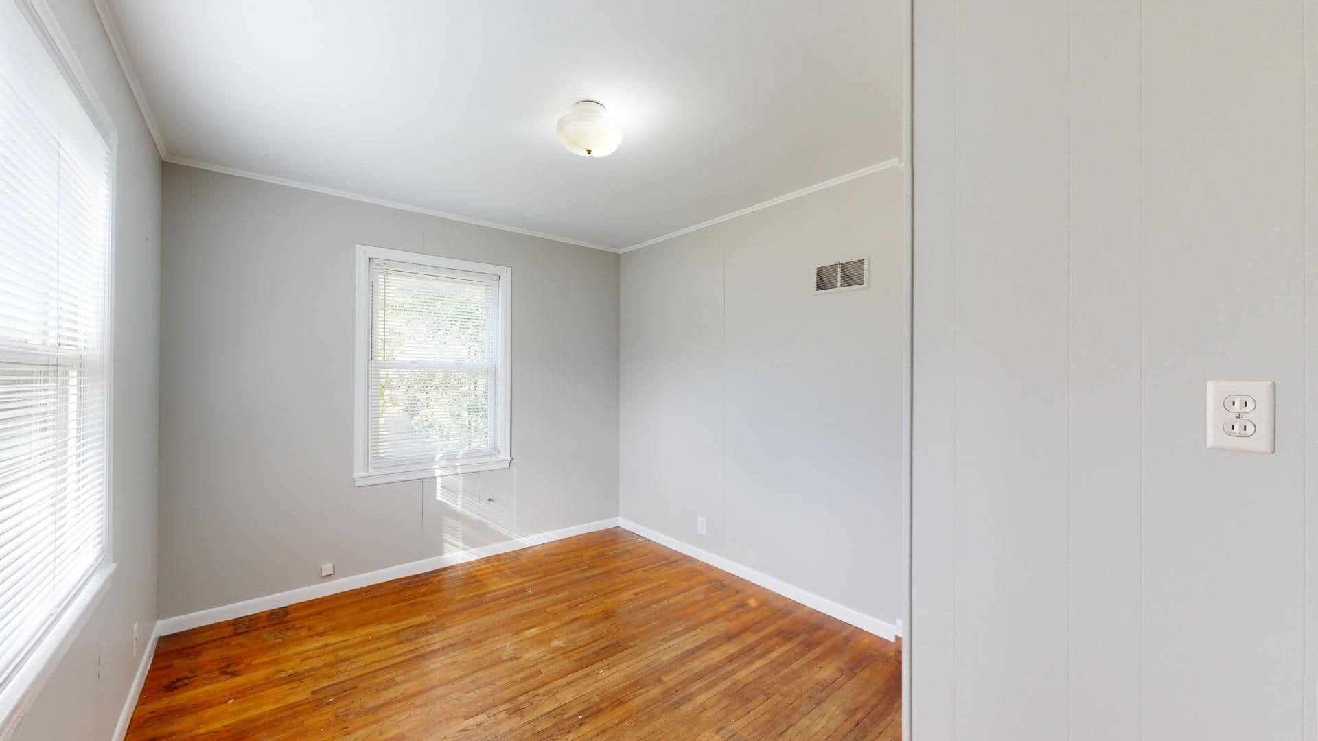 Ames House: 3121 Lincoln Way