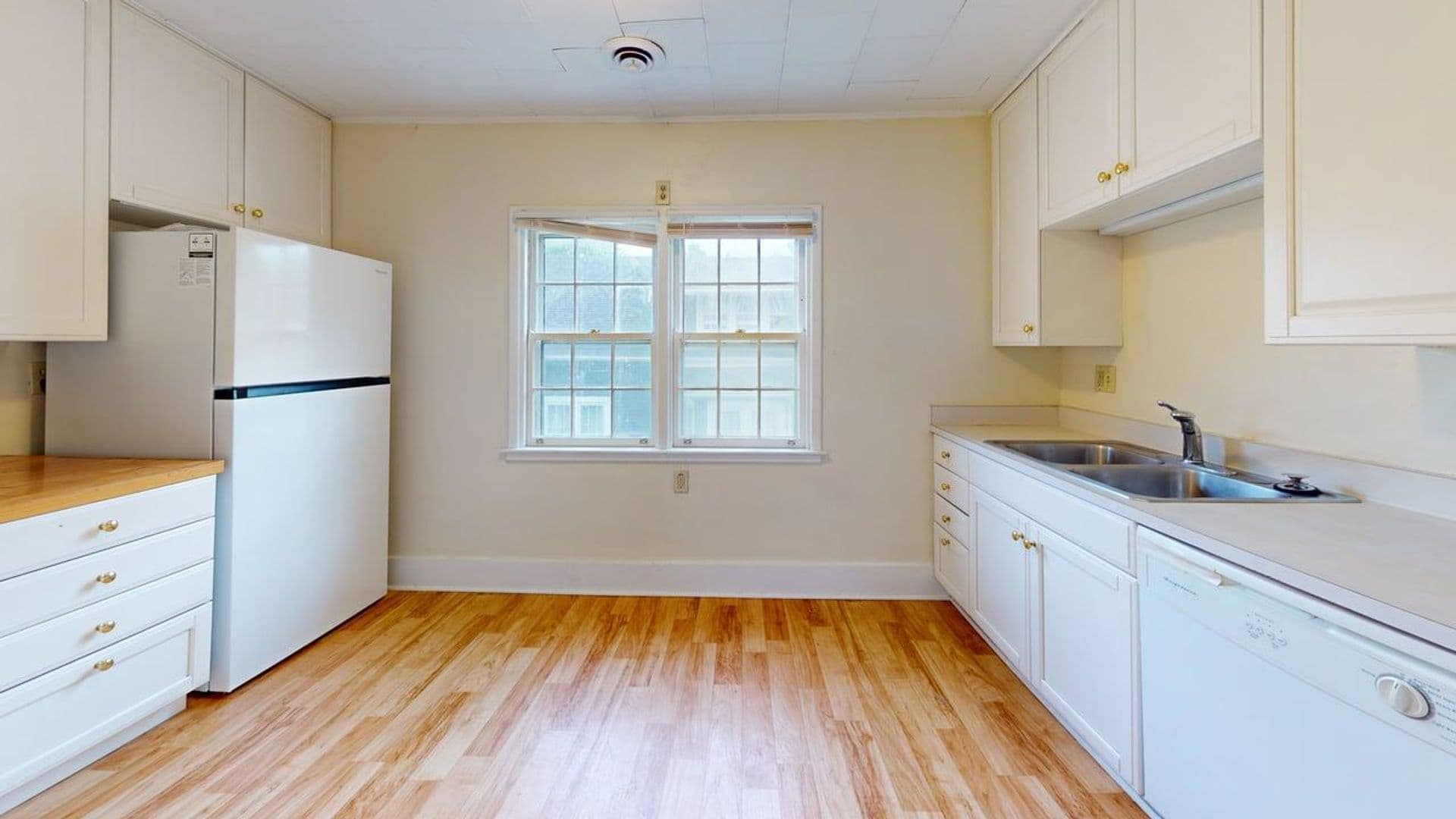 Ames House: 814 Burnett Avenue