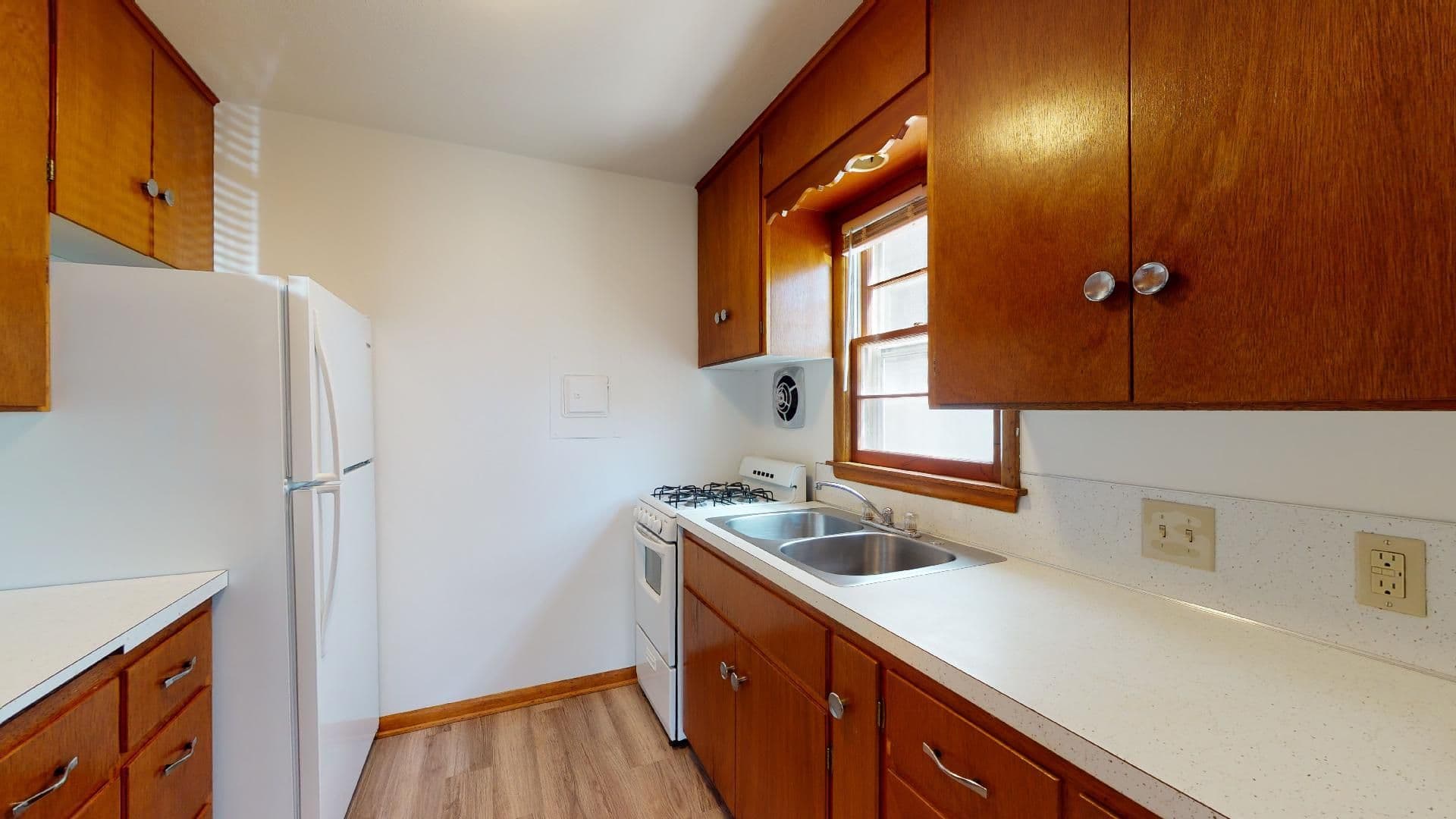 Ames Apartment: 210 Campus Avenue