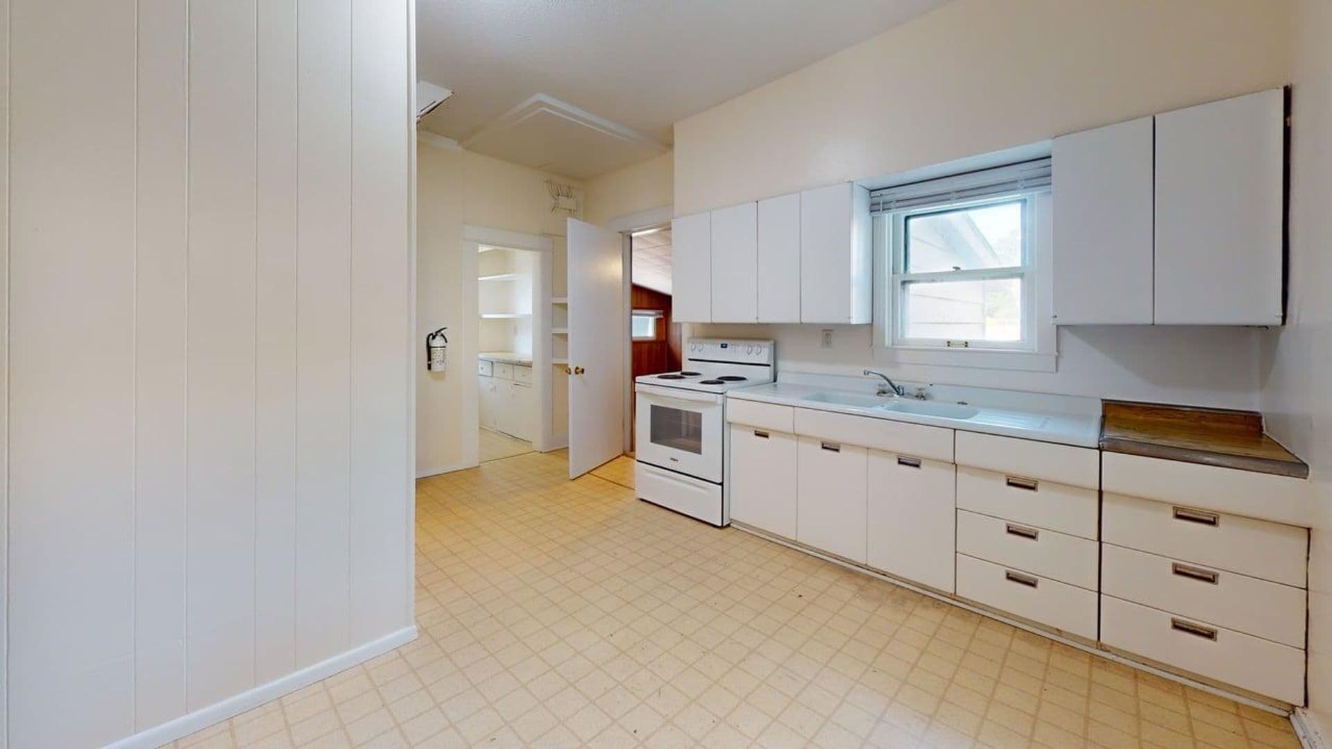 Ames Apartment: 139 Sheldon Avenue