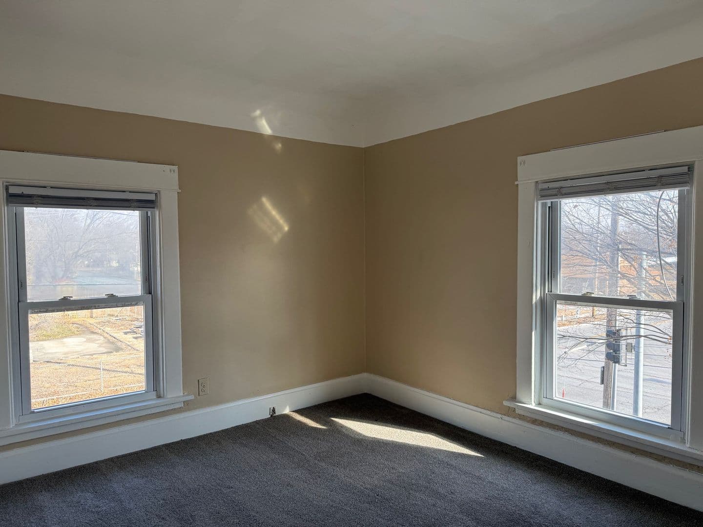 Des Moines Apartment: 1464 East 14th Street