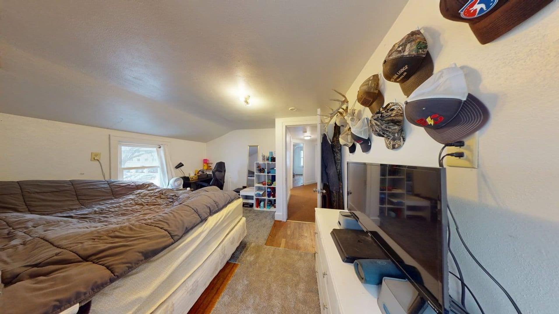 Ames House: 147 Campus Avenue