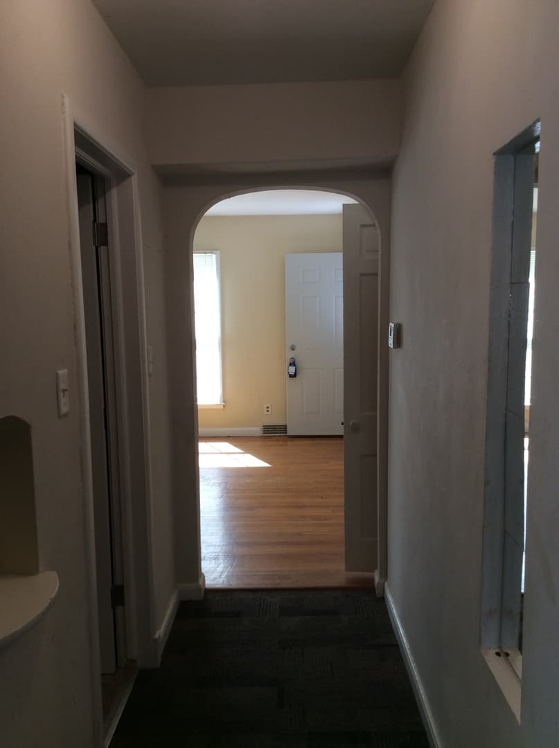 Des Moines House: 2636.5 Capitol Avenue