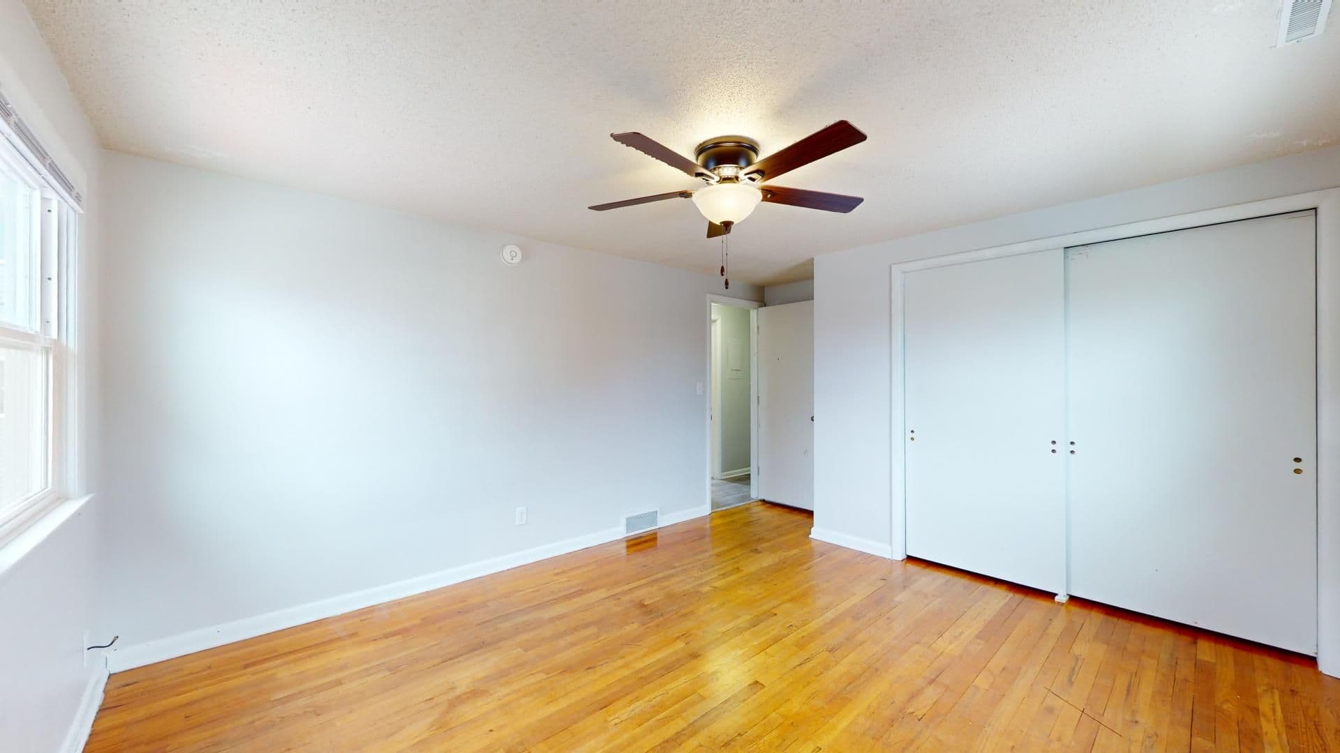 Ames Apartment: 136 Campus Avenue
