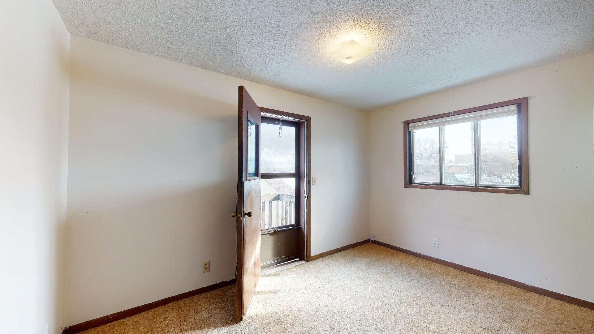 Ames Apartment: 1314 North Dakota Avenue