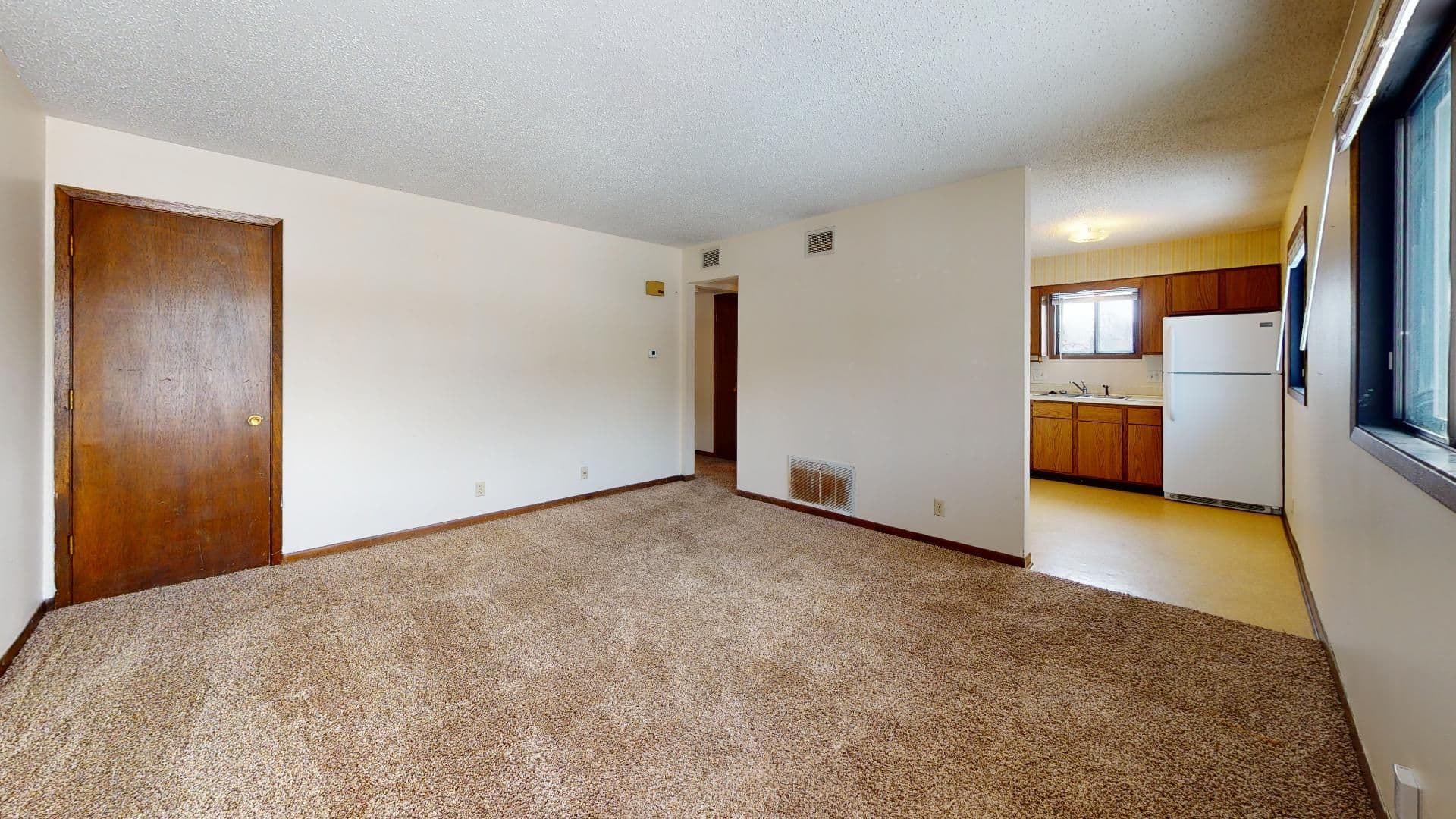 Ames Apartment: 1314 North Dakota Avenue