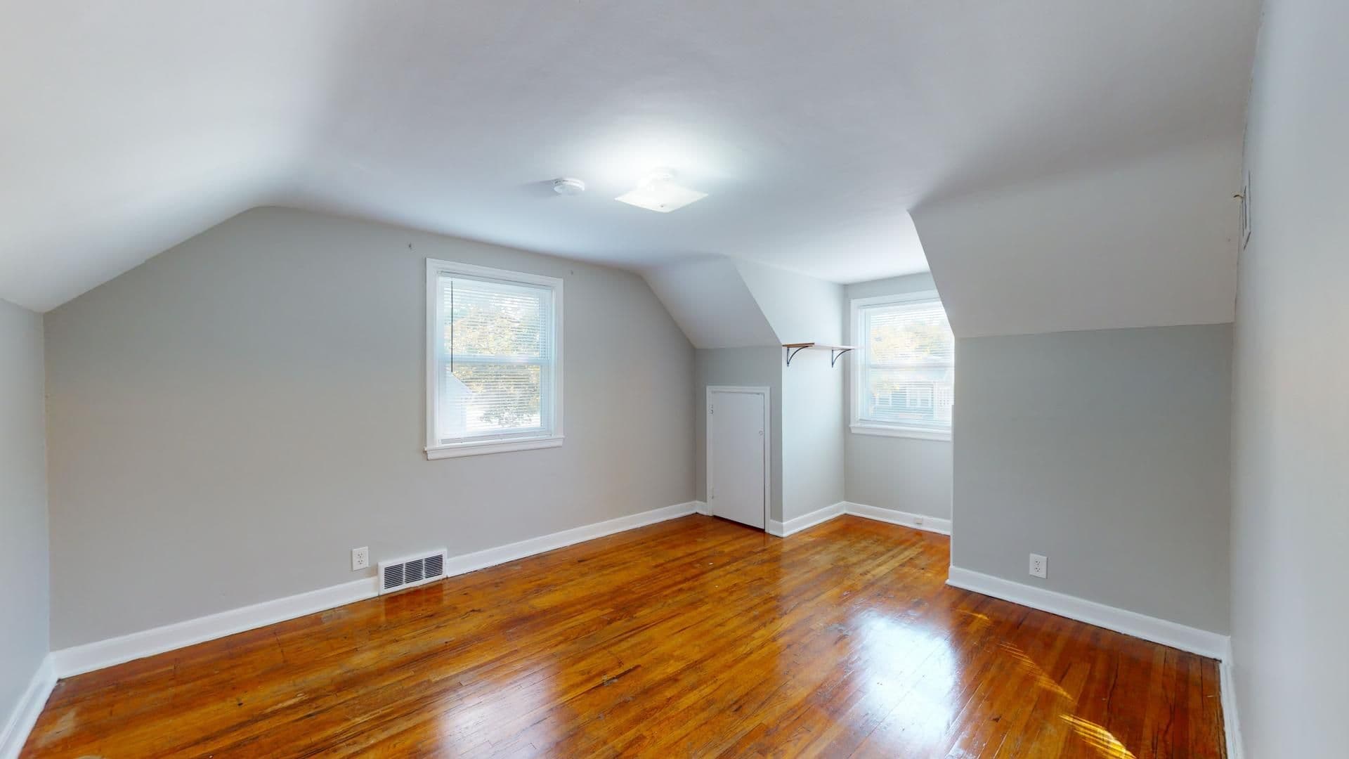 Ames House: 3121 Lincoln Way