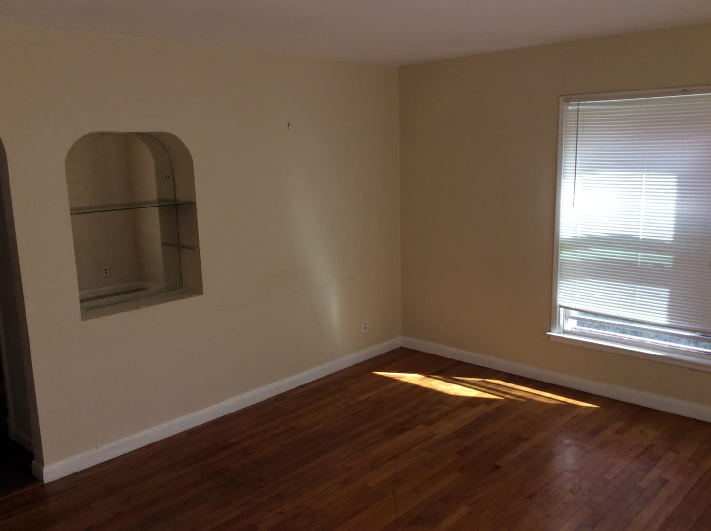 Des Moines House: 2636.5 Capitol Avenue