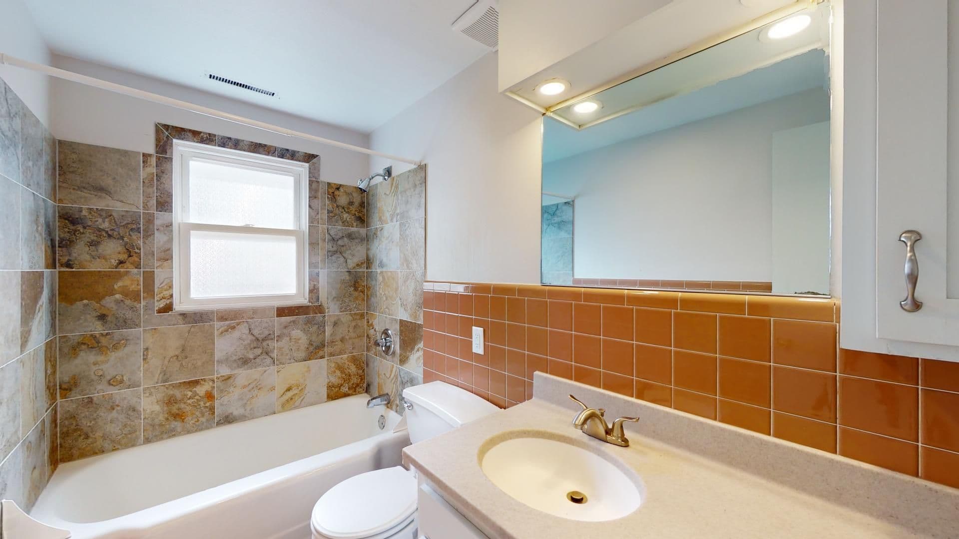 Ames Apartment: 136 Campus Avenue