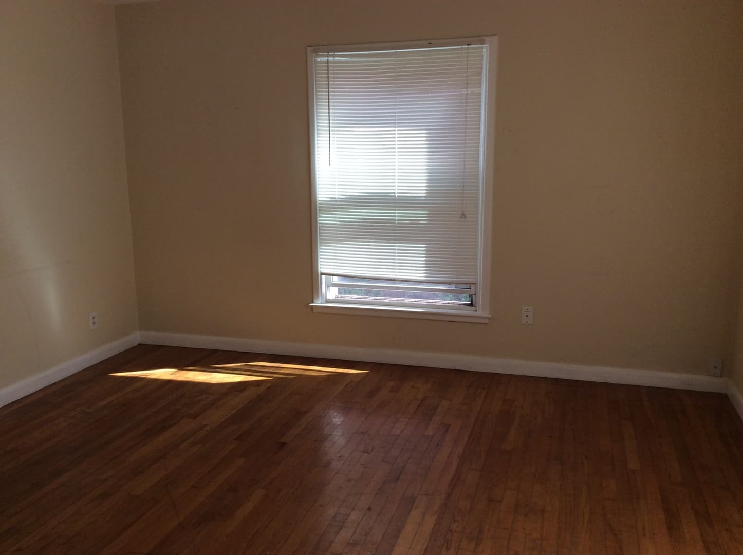 Des Moines House: 2636.5 Capitol Avenue