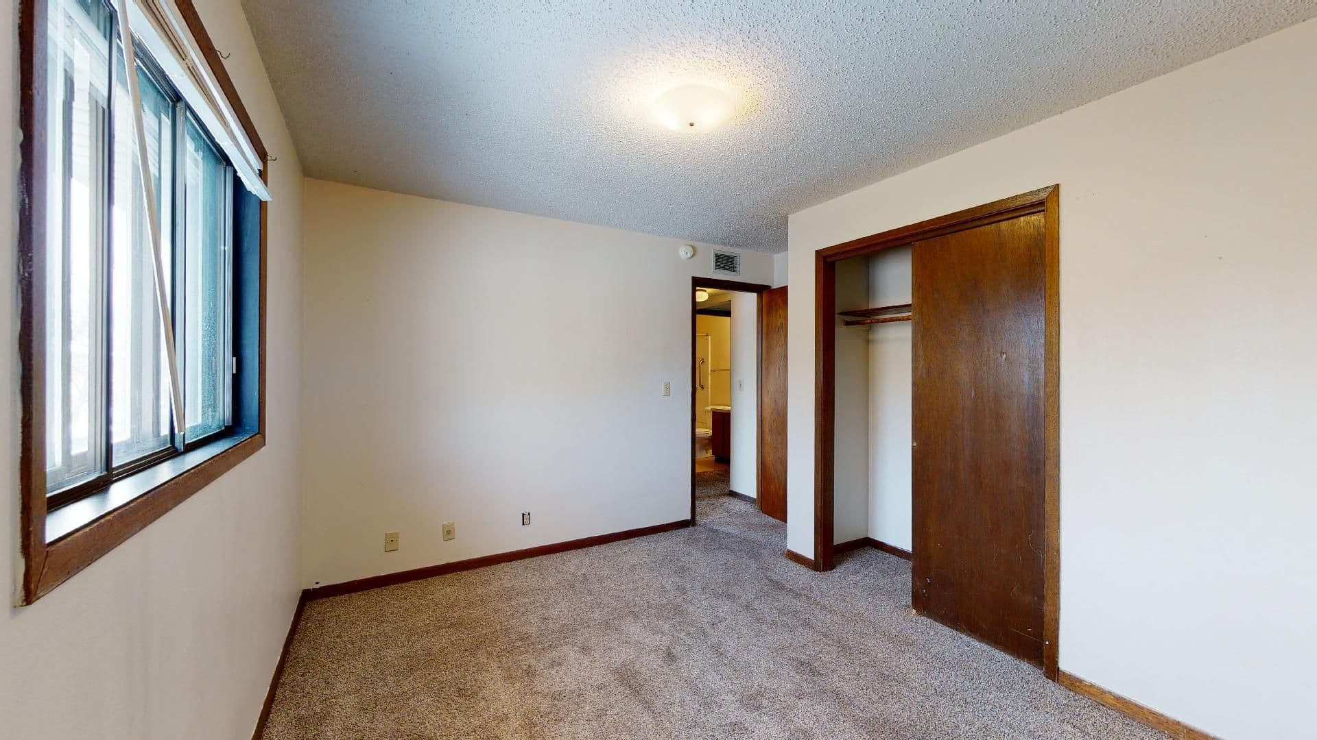 Ames Apartment: 1314 North Dakota Avenue