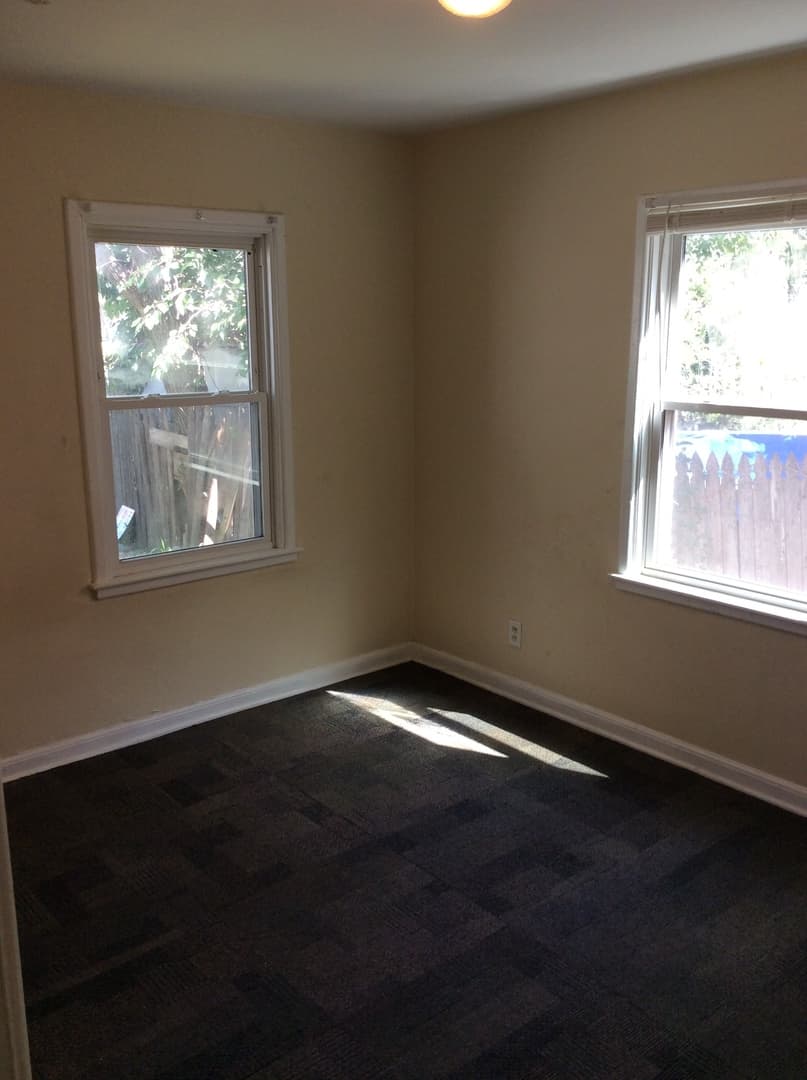 Des Moines House: 2636.5 Capitol Avenue