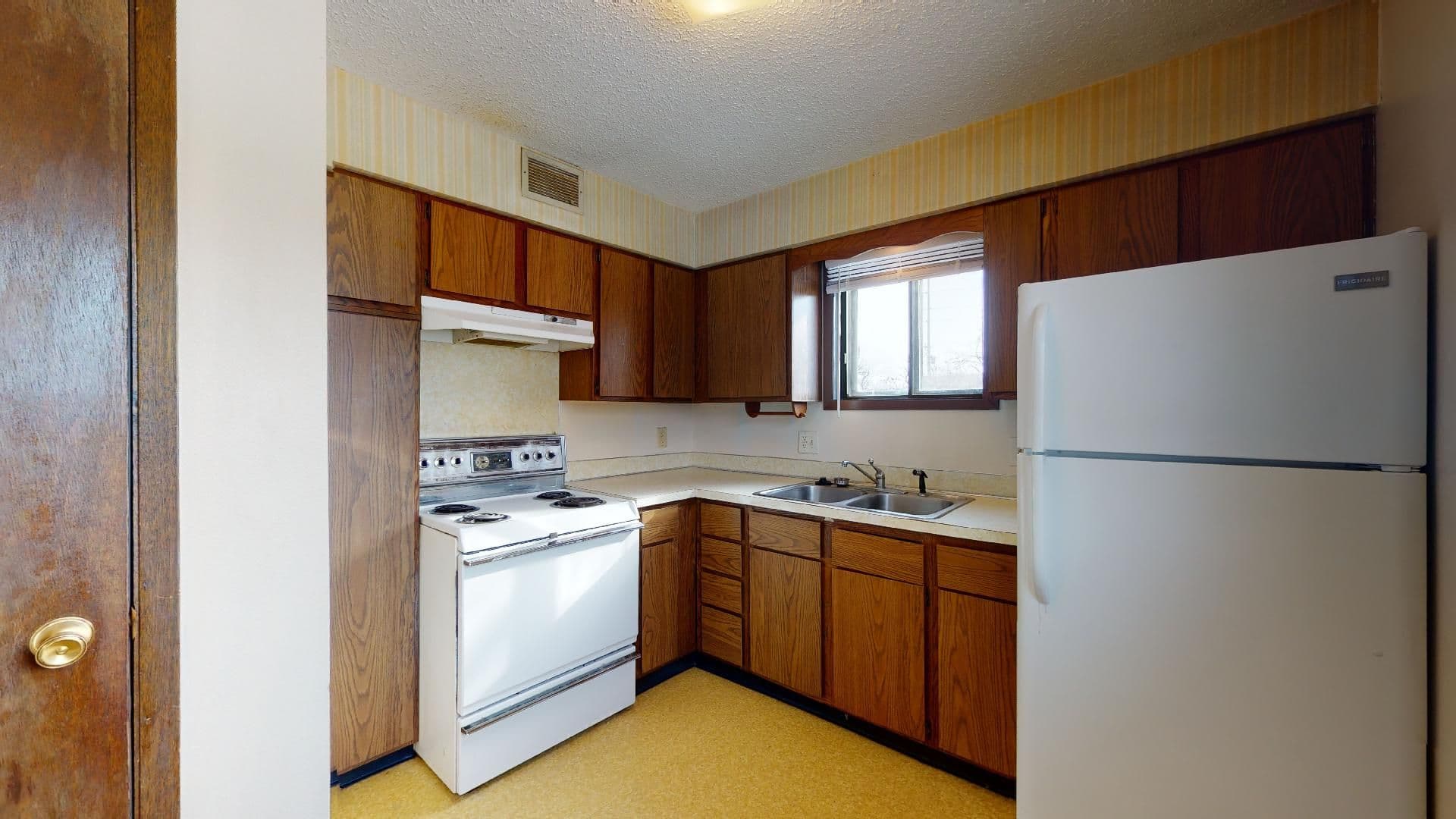 Ames Apartment: 1314 North Dakota Avenue
